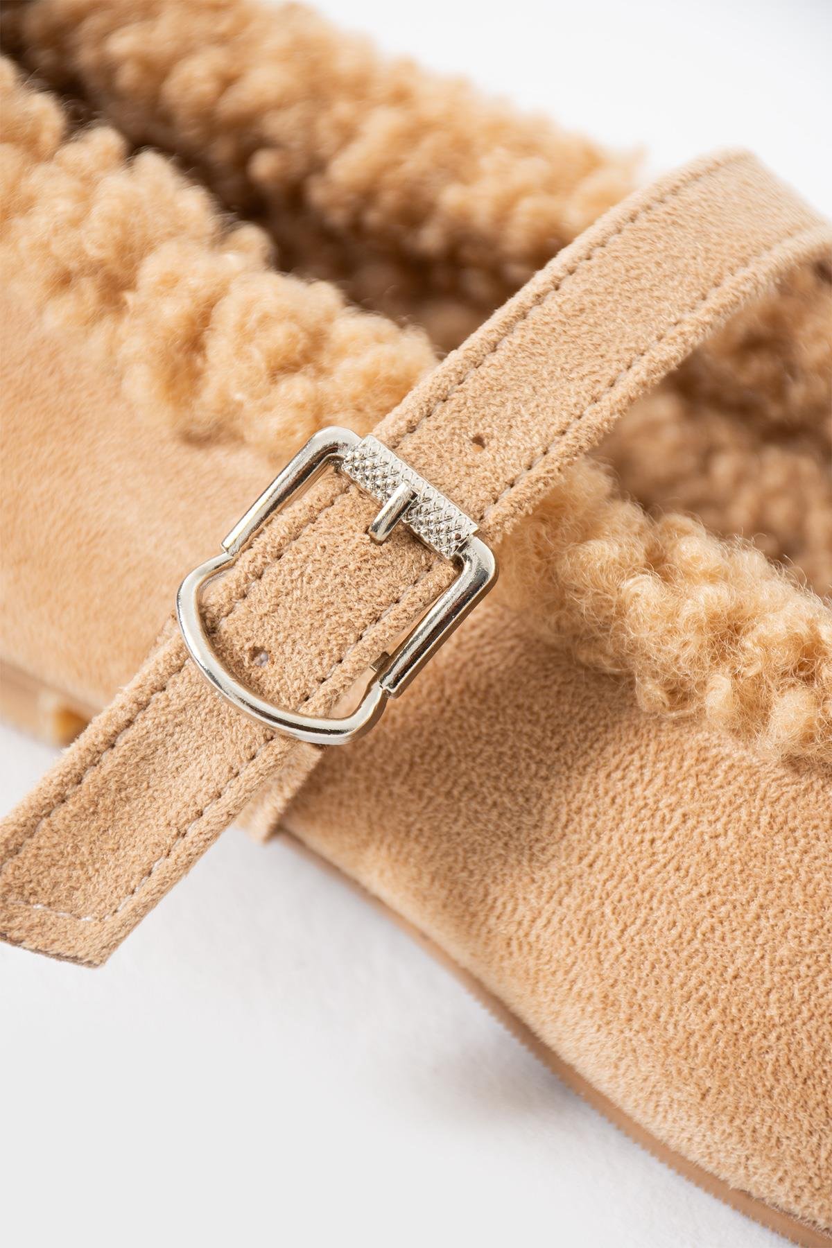 Bej Süet İçi Kürklü Basic Babet