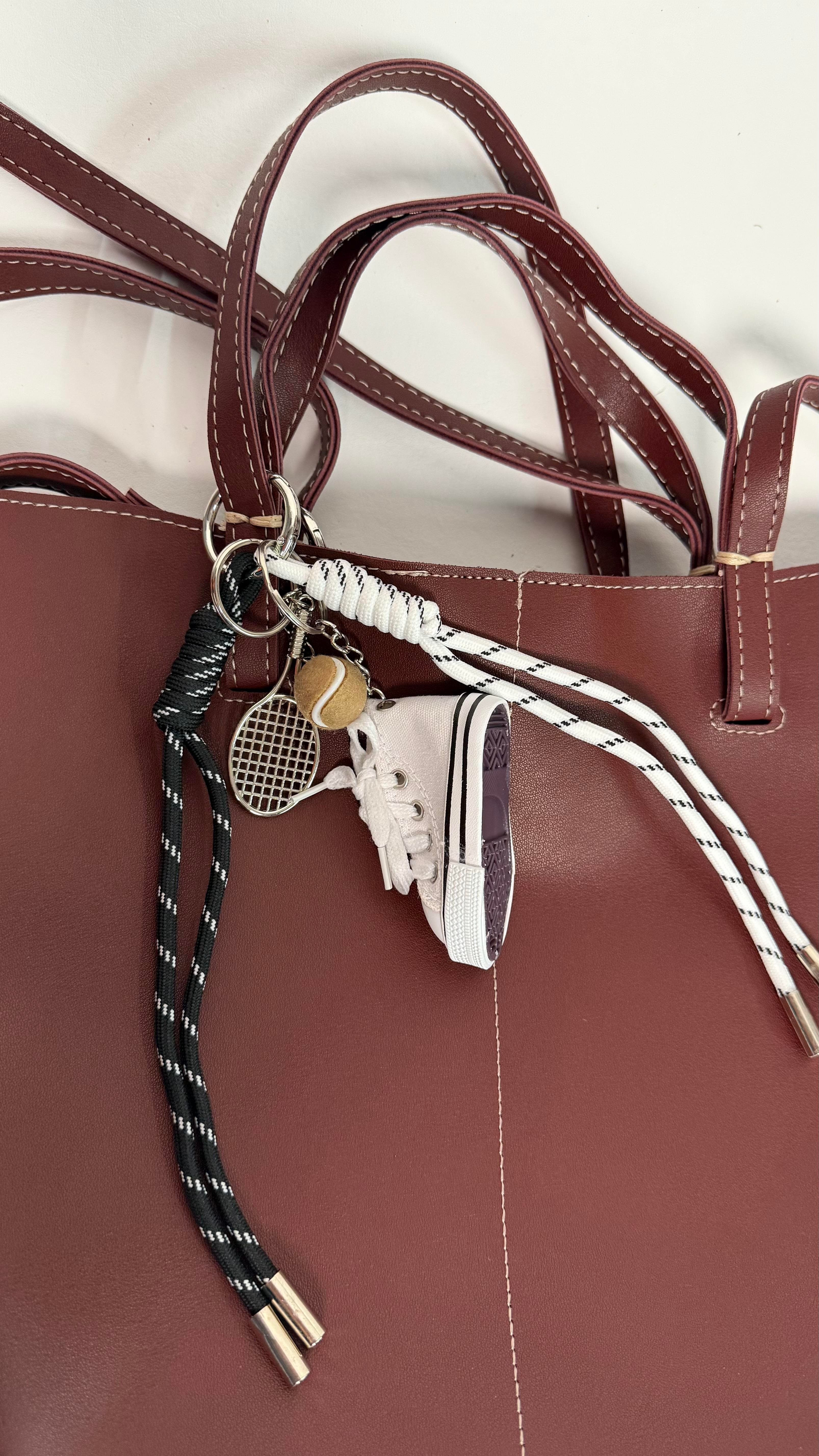 Beyaz Ayakkabı Anahtarlık Charm