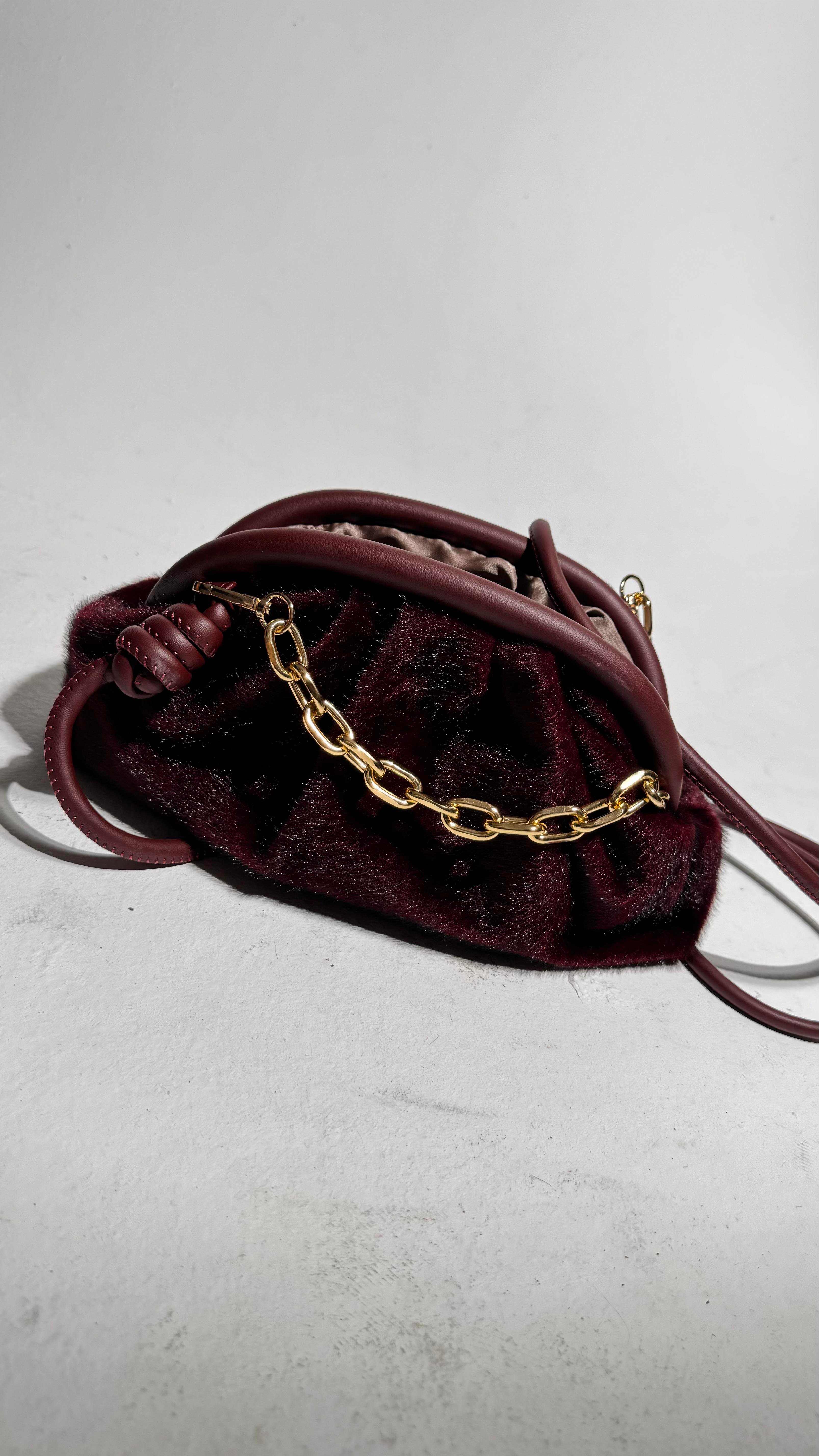 Bordo Kırçıllı Kumaş Kadın Şık Gold Mini Tutma Zincir Detaylı Çanta 