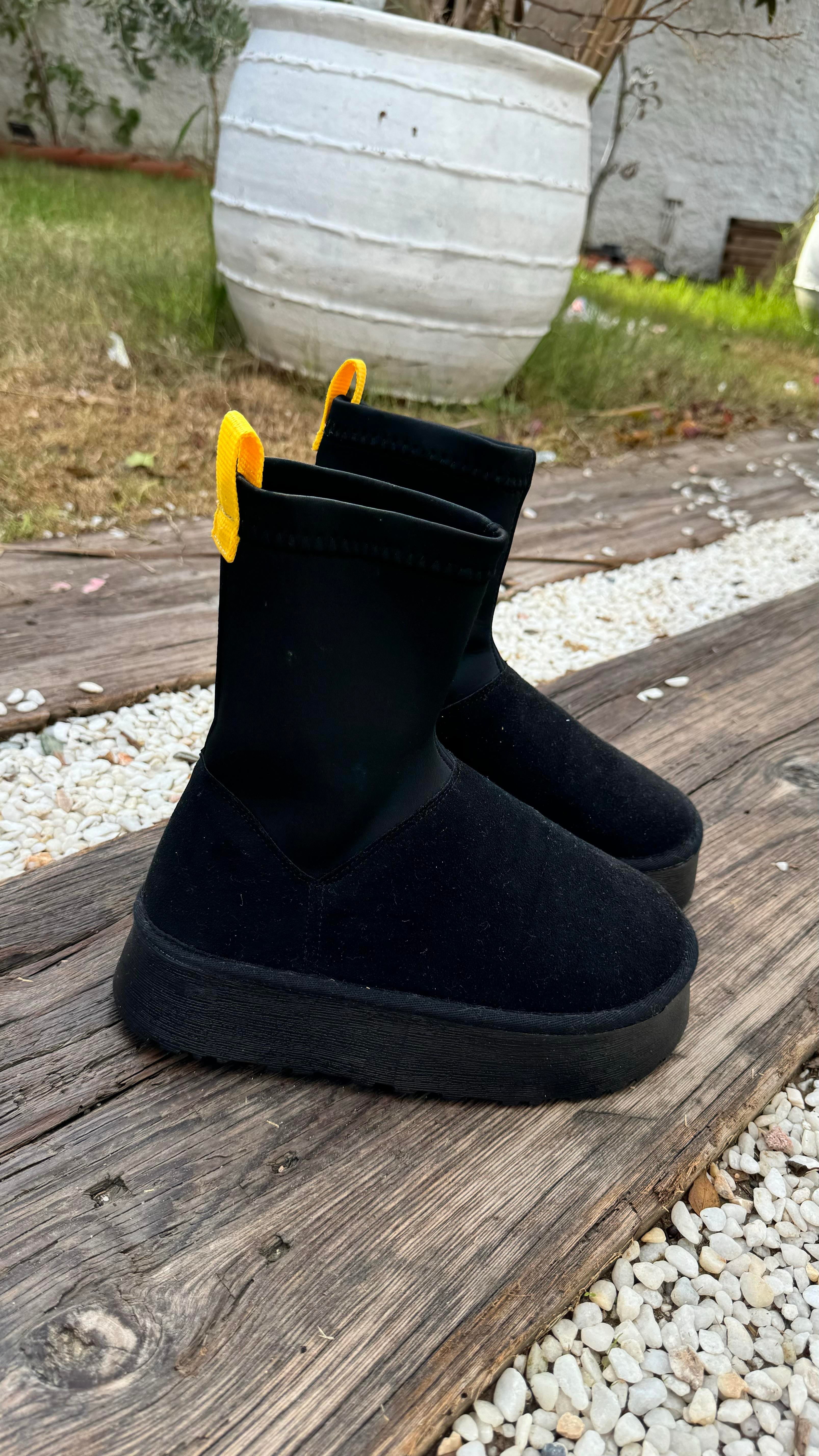 Dessi Siyah Streç Detaylı Platform Bot Rugan Ayakkabı