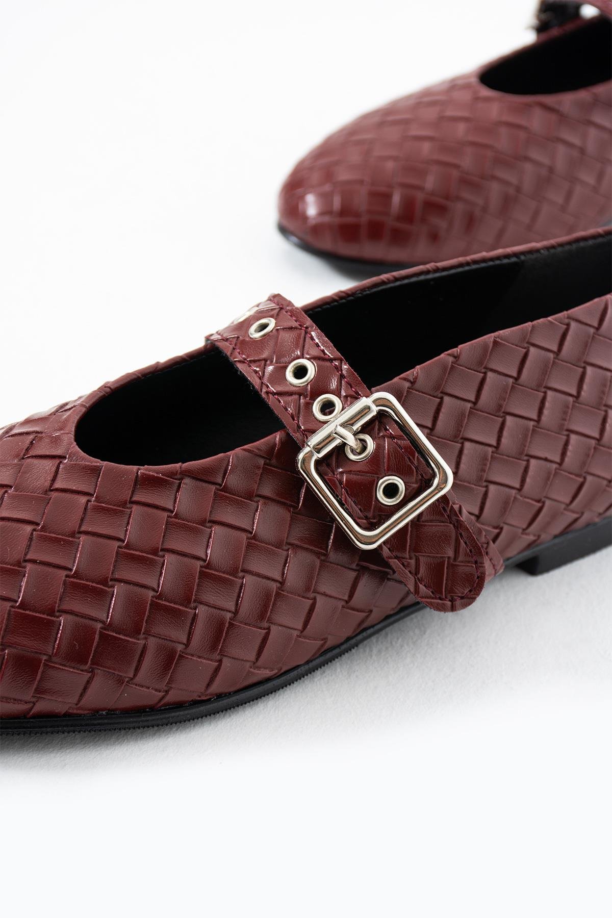 Elise Bordo Gümüş Toka Detaylı Örgü Kadın Babet