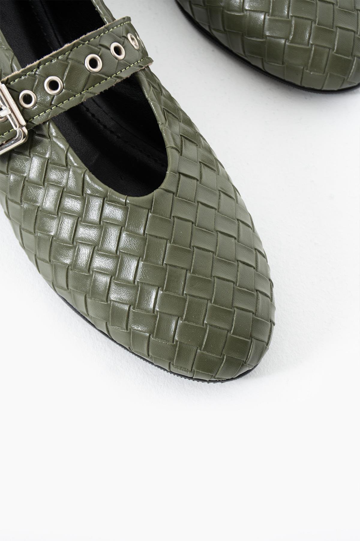 Elise Haki Gümüş Toka Detaylı Örgü Kadın Babet