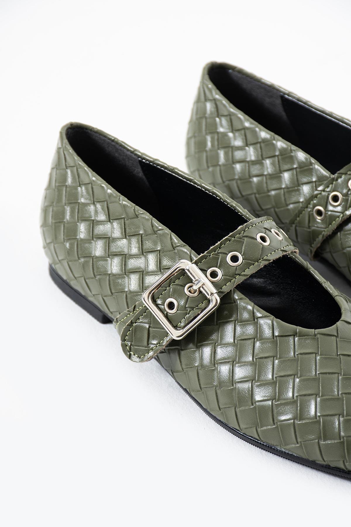 Elise Haki Gümüş Toka Detaylı Örgü Kadın Babet