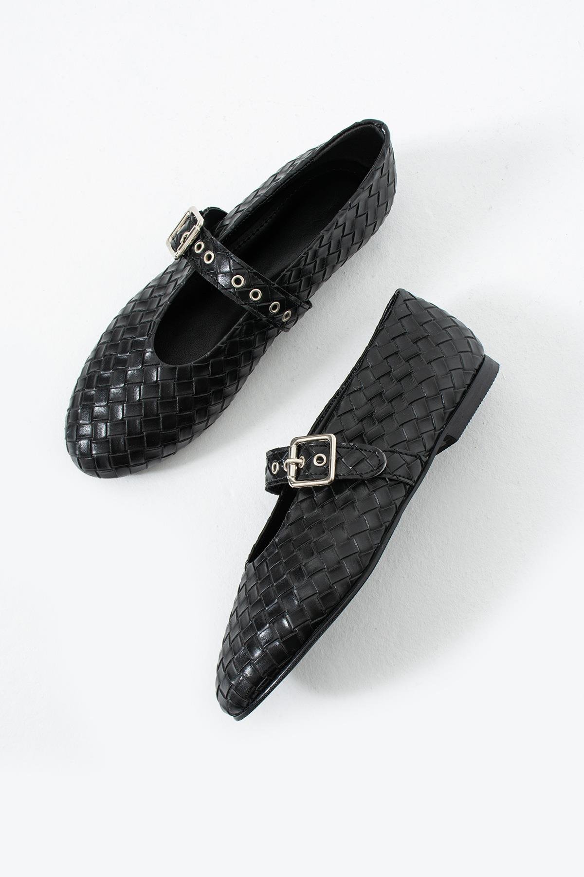 Elise Siyah Gümüş Toka Detaylı Örgü Kadın Babet