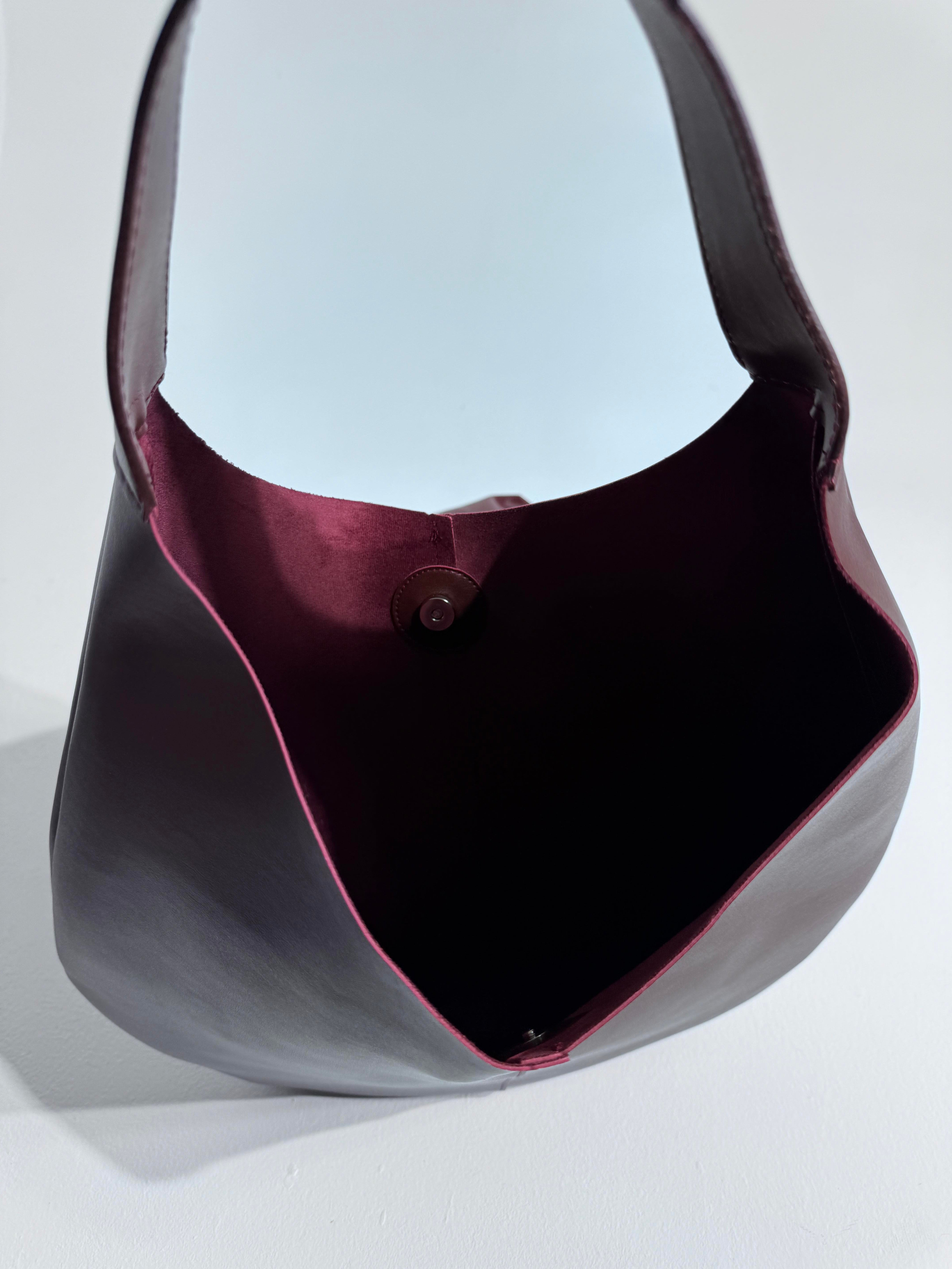 Elly Bucket Bordo Yuvarlak Poşet Görünüm Yavru Mini Detaylı Kadın Çanta