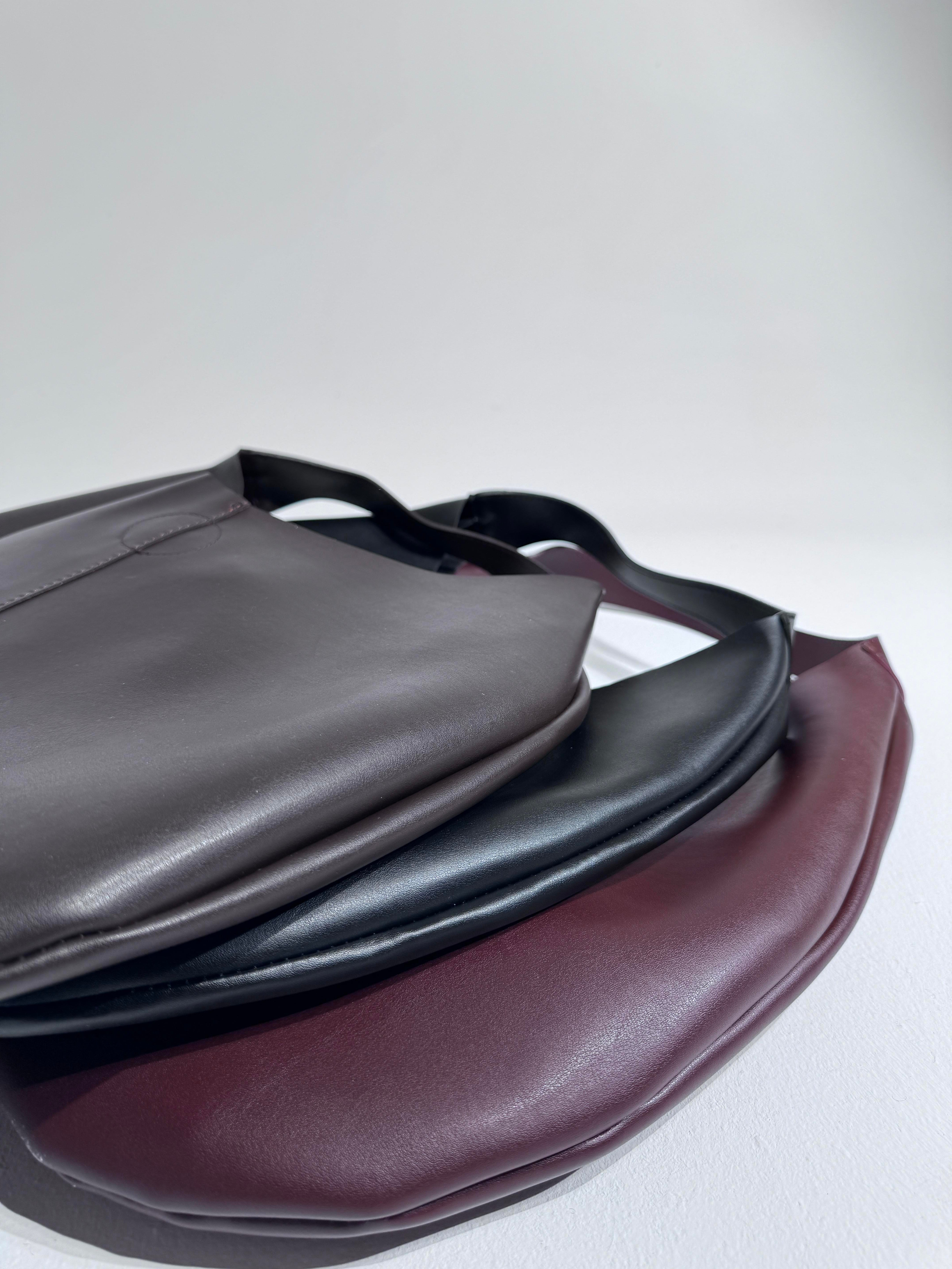 Elly Bucket Siyah Yuvarlak Poşet Görünüm Yavru Mini Detaylı Çanta