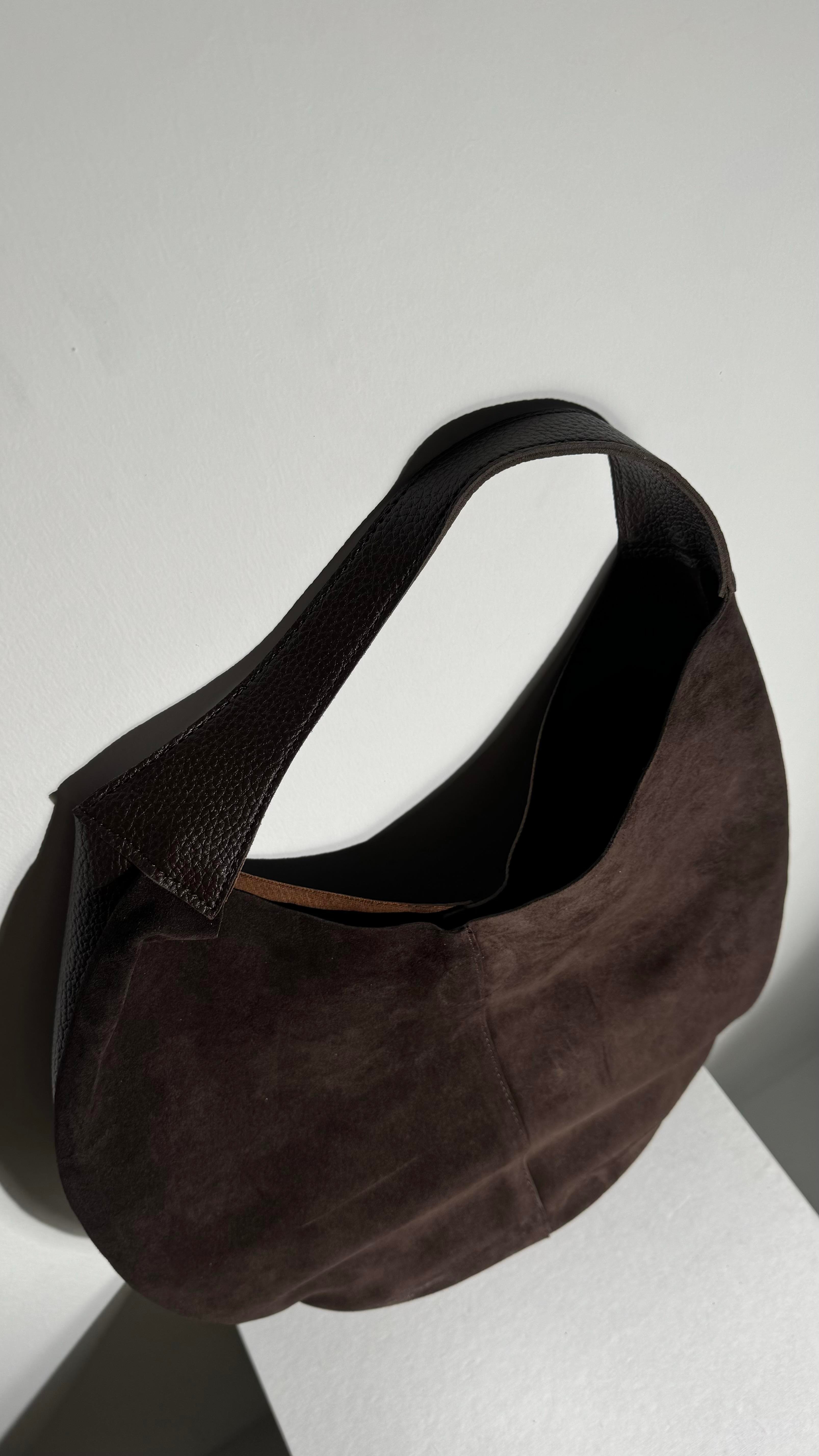 Felci Siyah Yuvarlak Yavru Detaylı Çanta