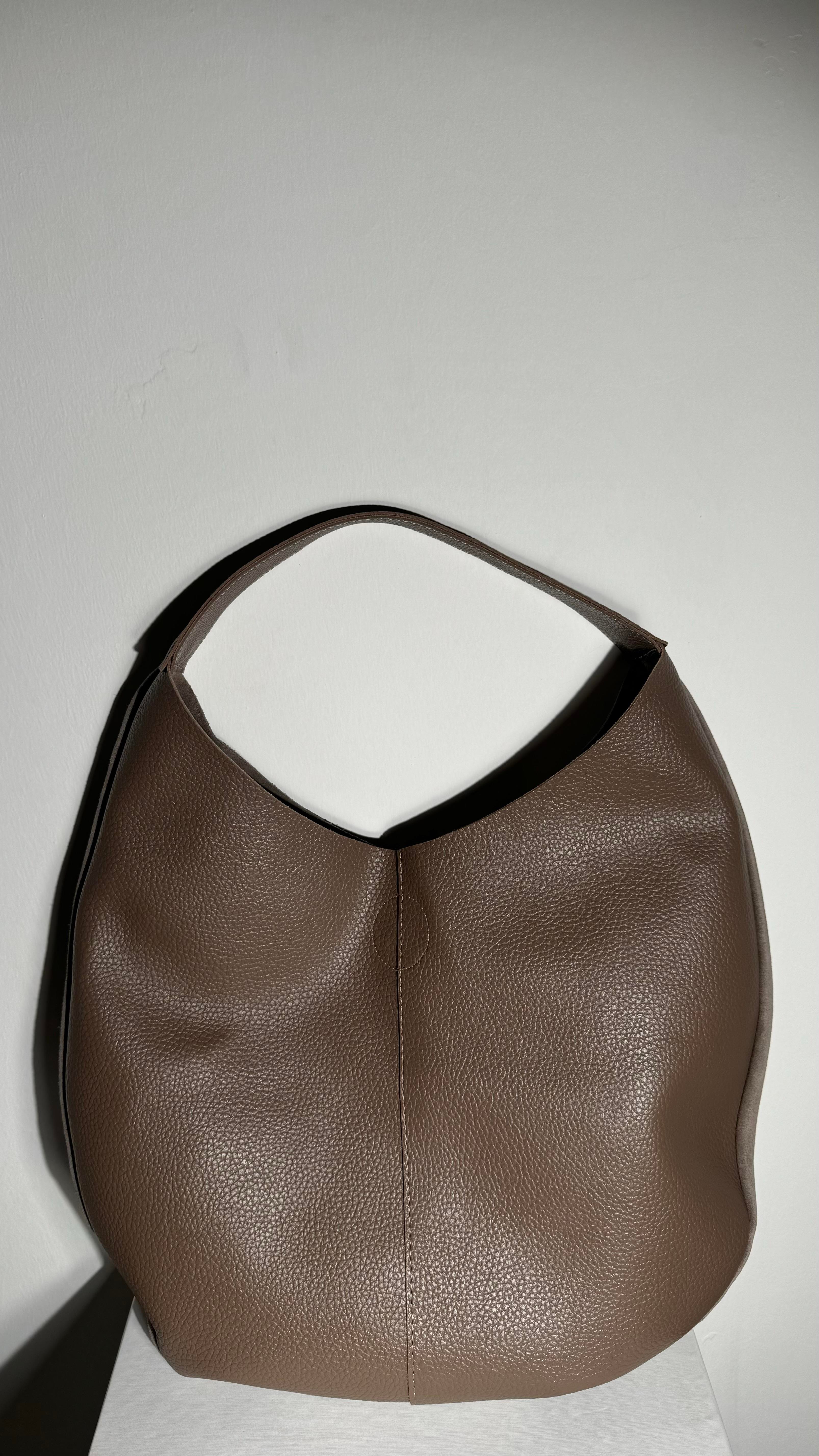 Felci Vizon Yuvarlak Yavru Detaylı Çanta