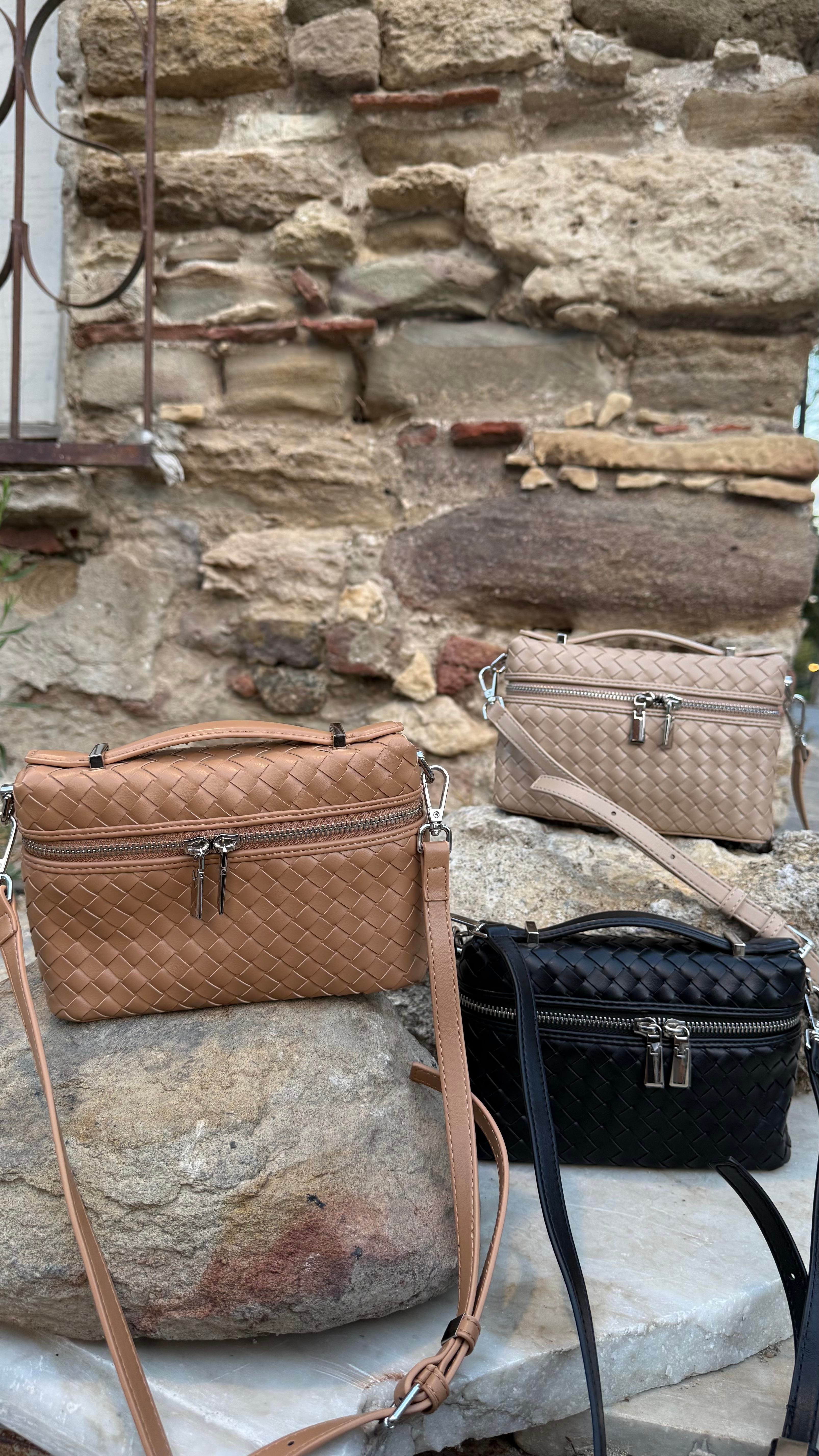 Fermuarlı Örme Deri Çanta Camel