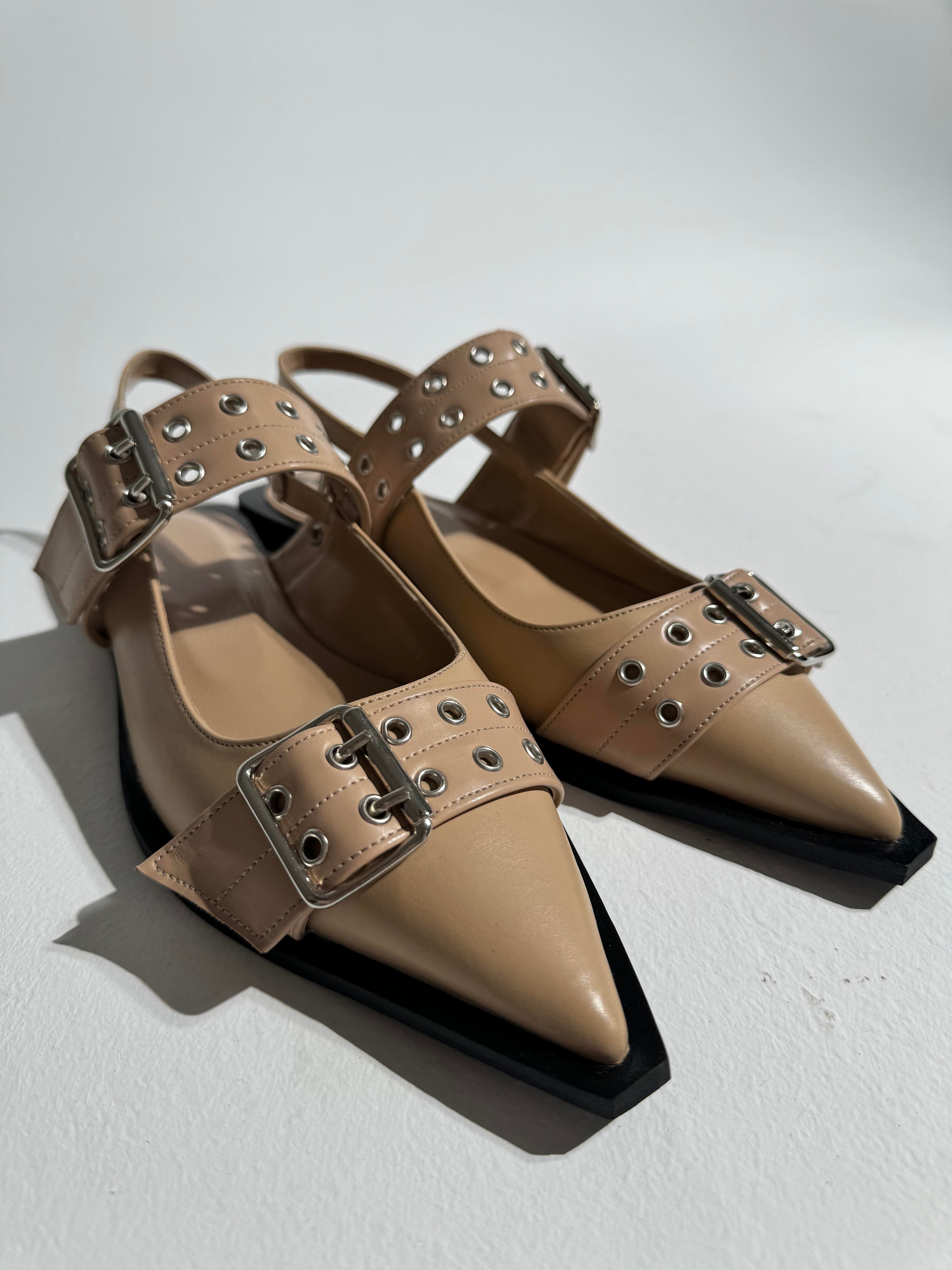 Gala Bej Çift Toka Detaylı Babet