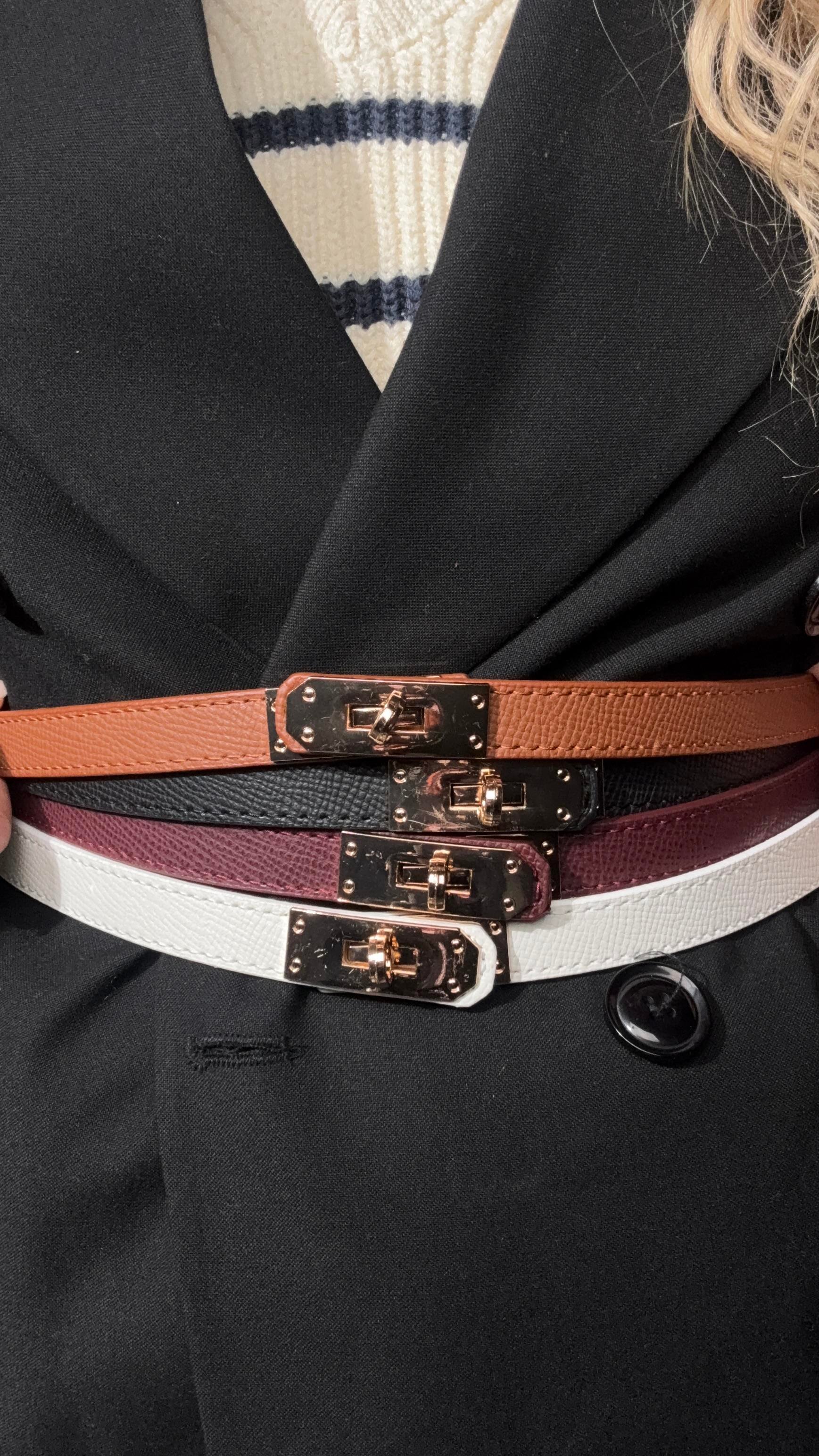 Gold Kilit Tokalı Dikiş Detaylı Siyah Kemer