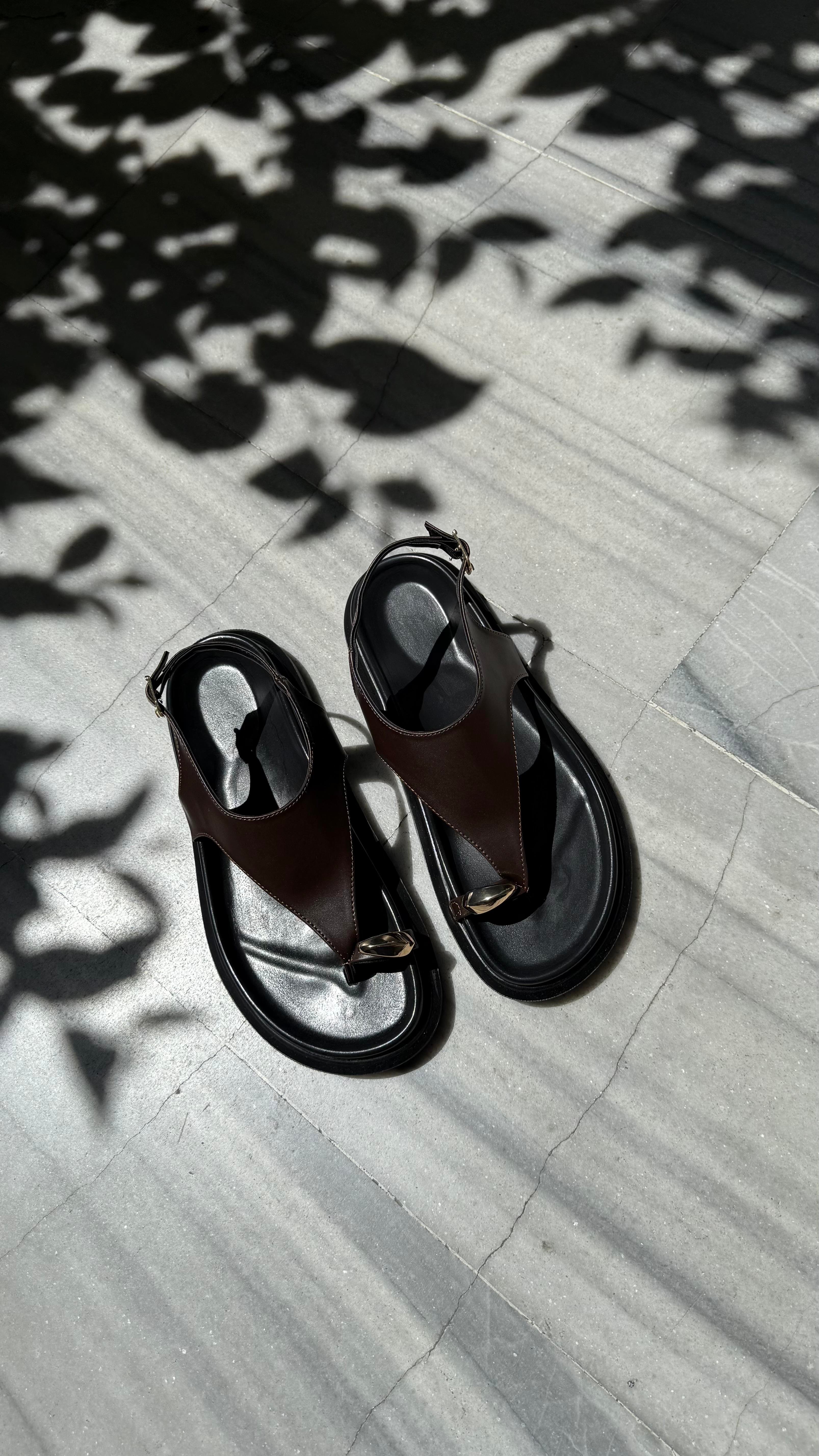 Gold Yüzük Modelli Acıkahve Sandalet 