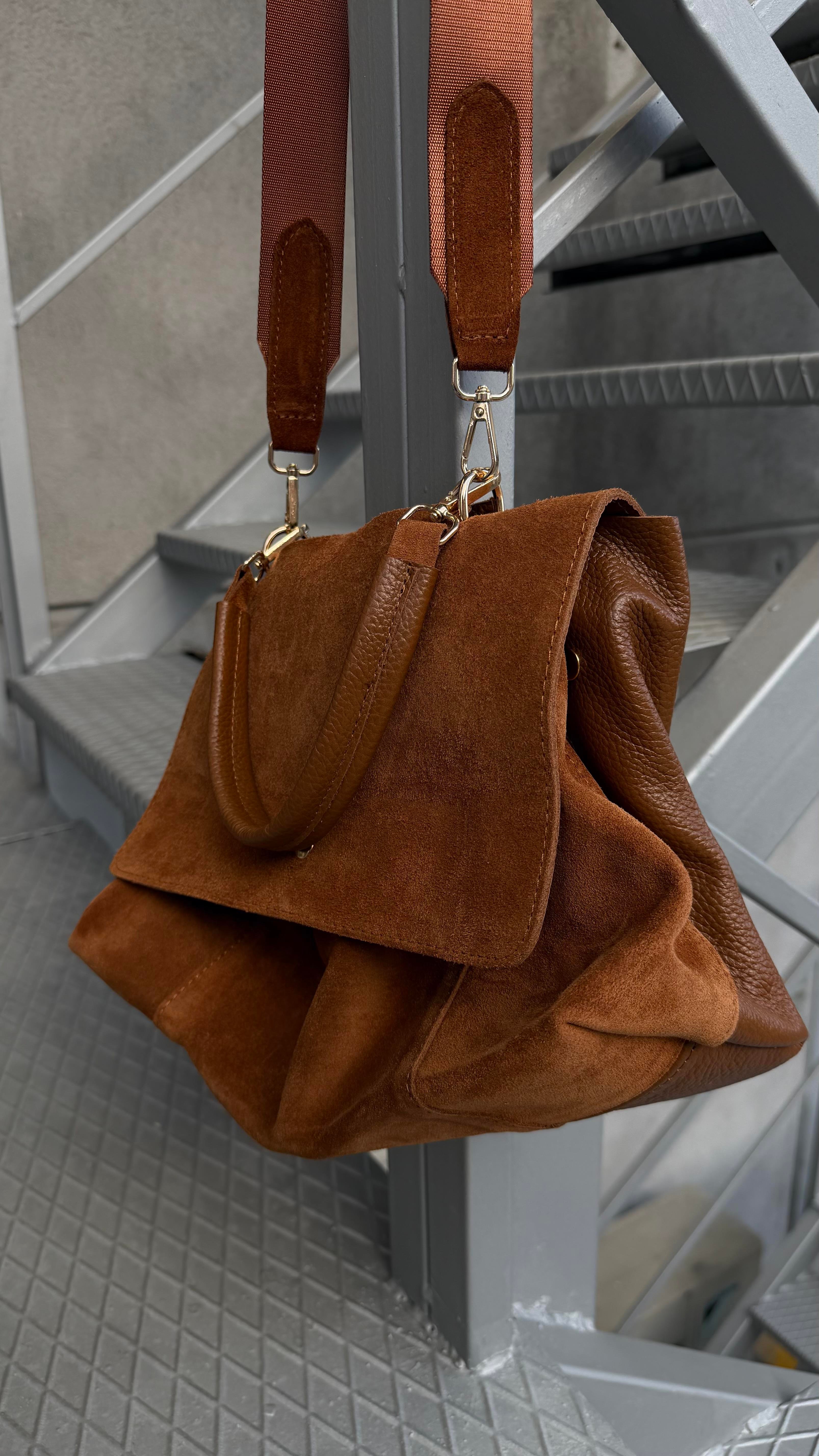 Hakiki Süet Deri Taba Tutma Saplı Salaş Çanta 