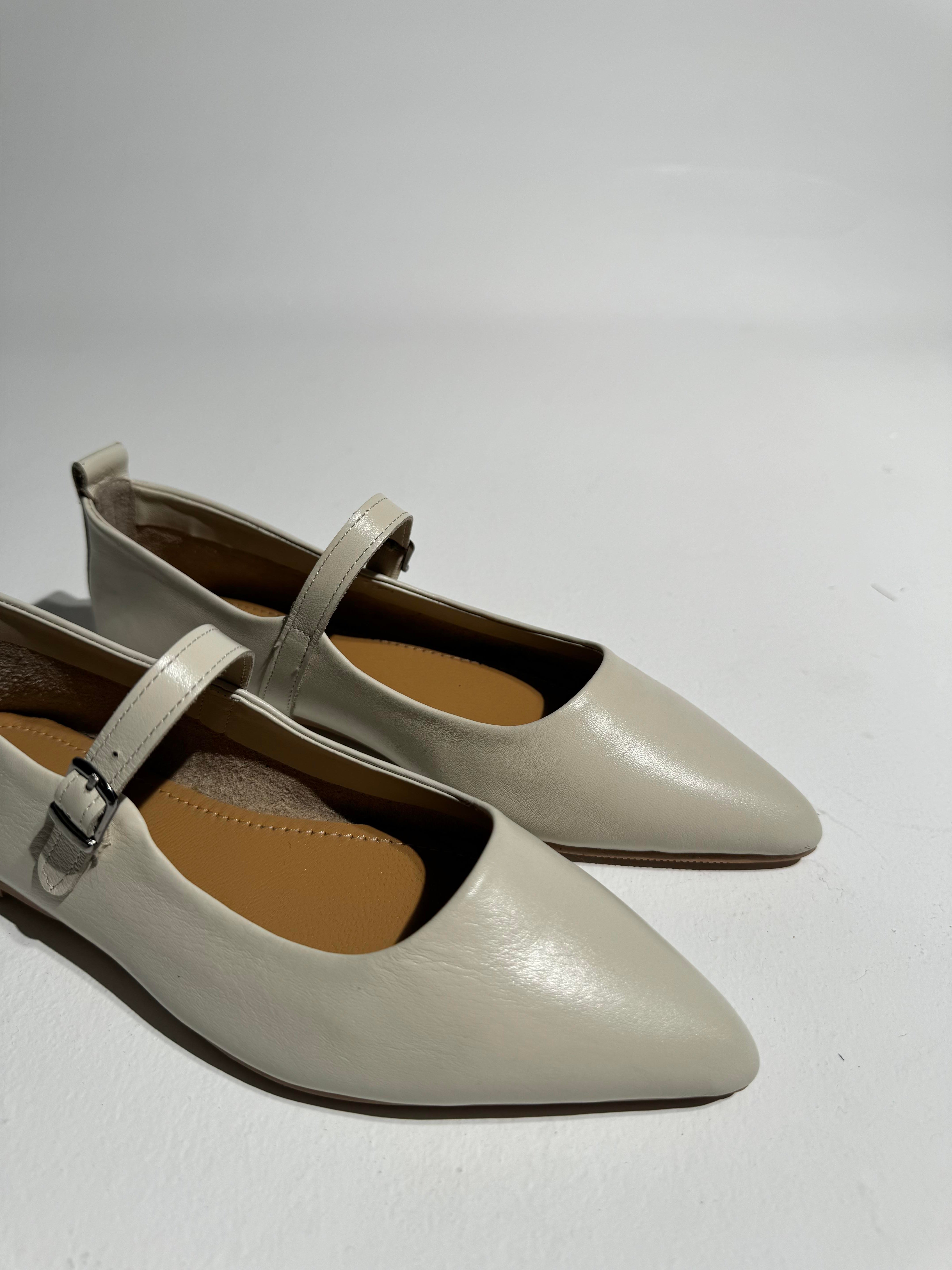 Katie Bej Sivri Burun Deri Yumuşacık Babet 