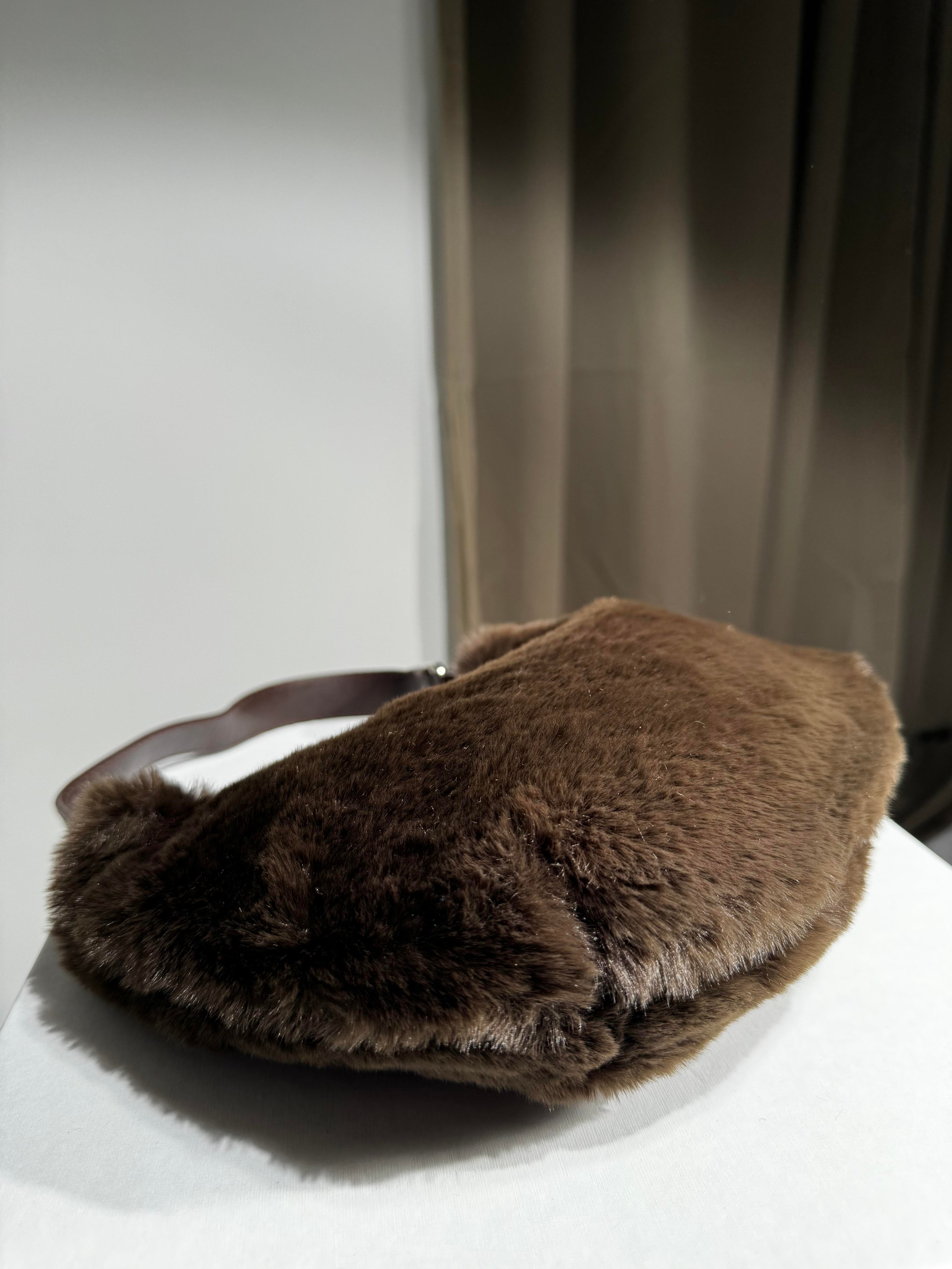 Mach Acı Kahve Peluş Görünümlü Çanta