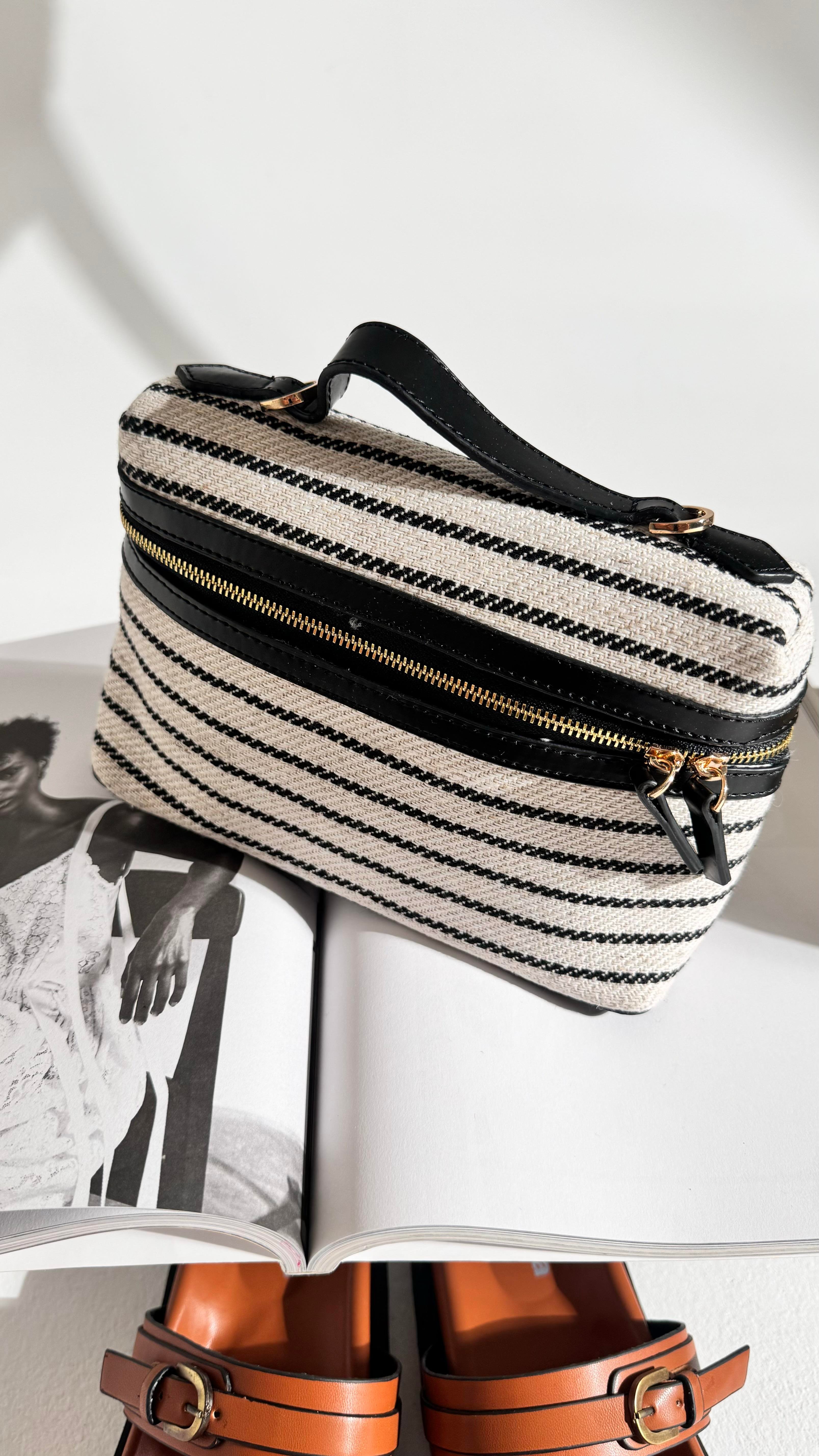 Marna Siyah Bej Çizgili Askı Detaylı Çanta