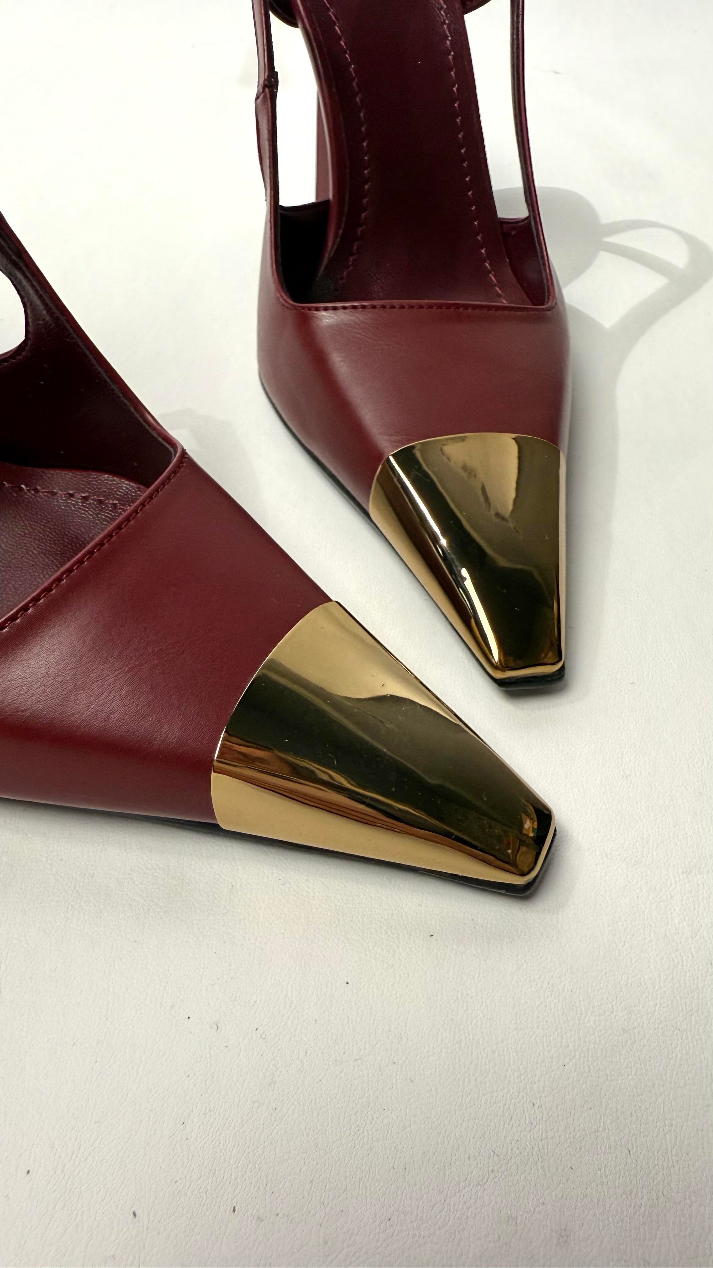 Sivri Burun Gold Toka Detaylı Topuklu Ayakkabı Bordo