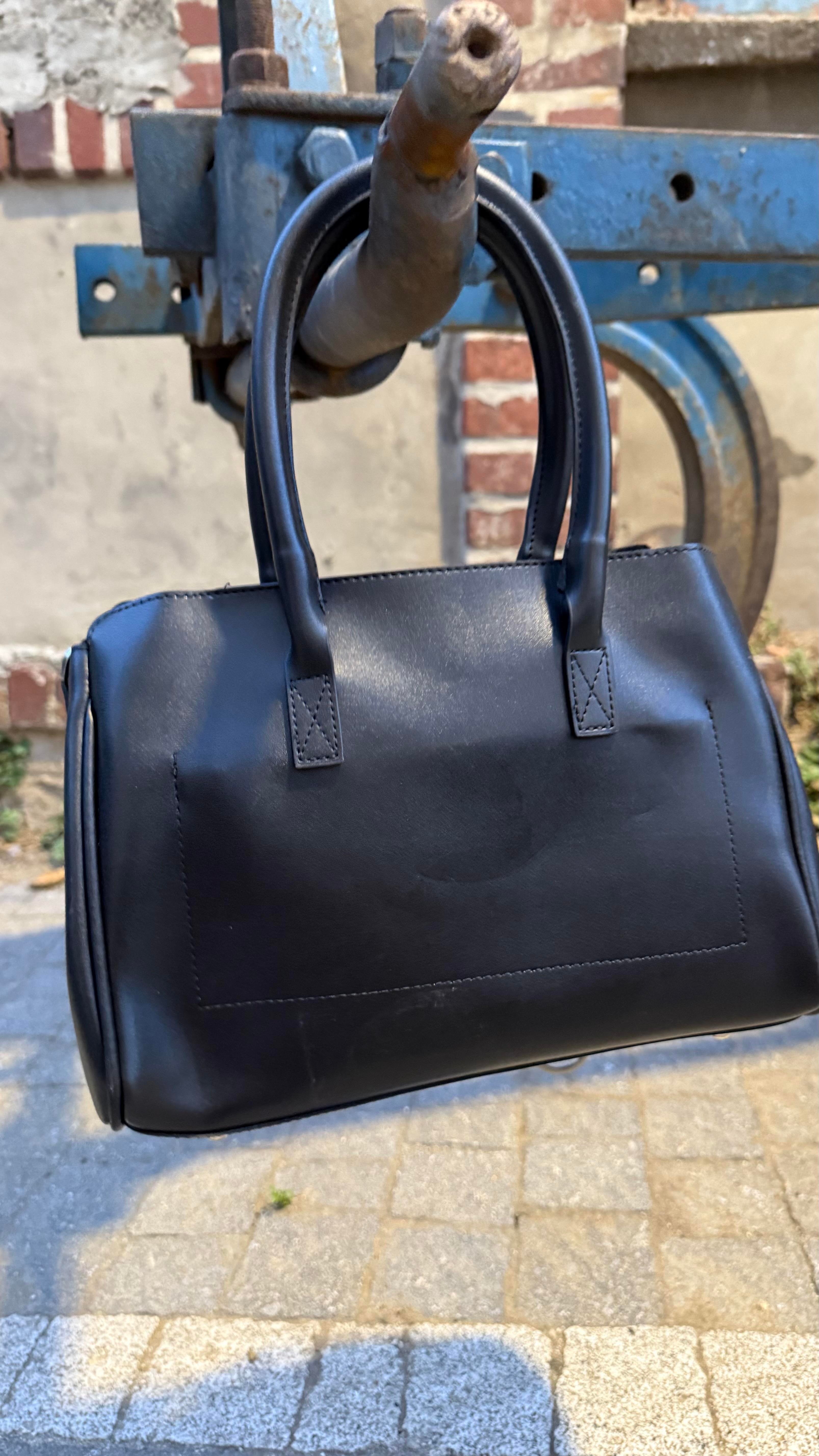 Siyah Gabriel Cilt Silver Aksesuarlı Çanta 