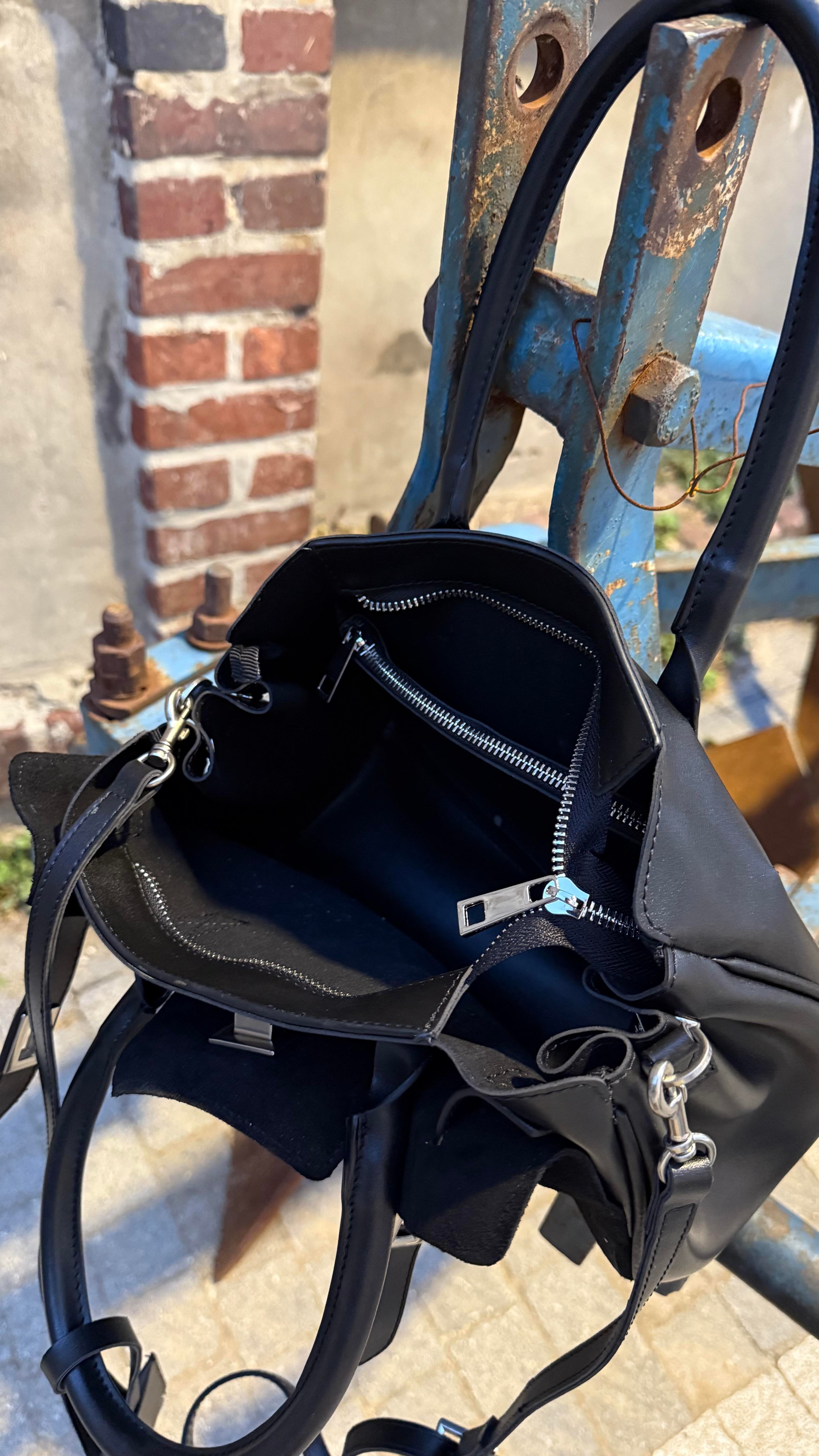 Siyah Gabriel Cilt Silver Aksesuarlı Çanta 