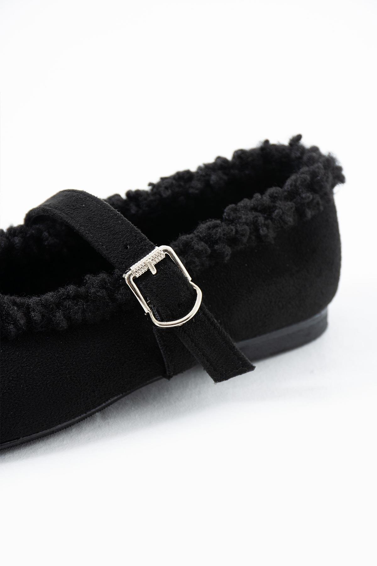 Siyah Süet İçi Kürklü Basic Babet