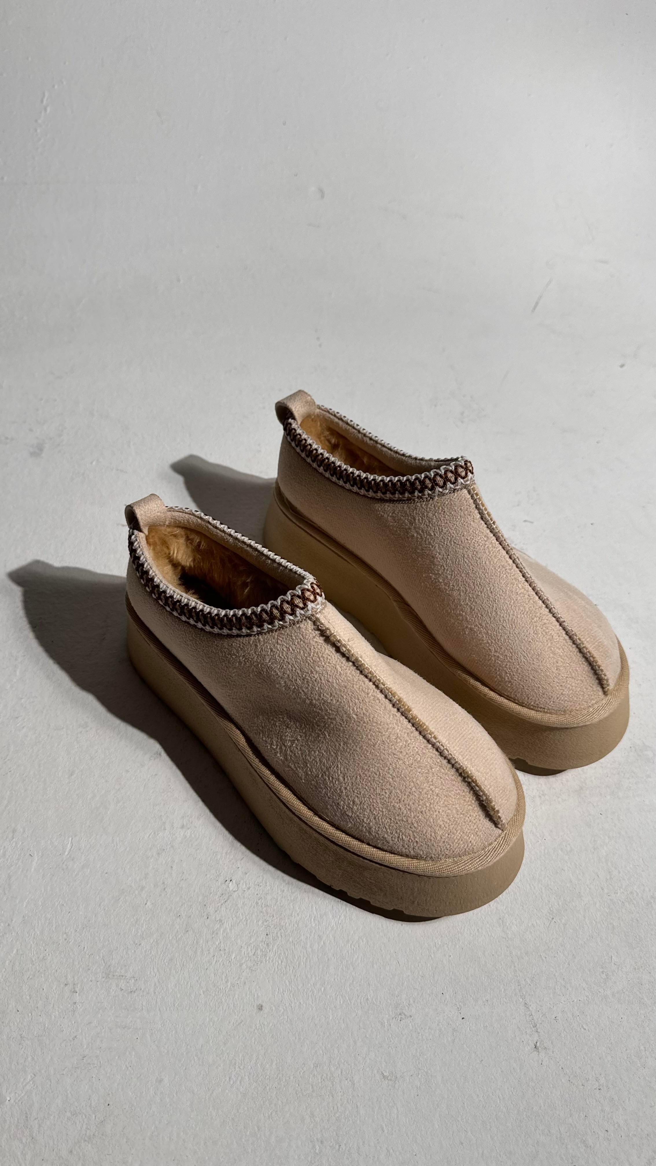 Süet Yüksek Taban Bilekte Terlik Bot Bej