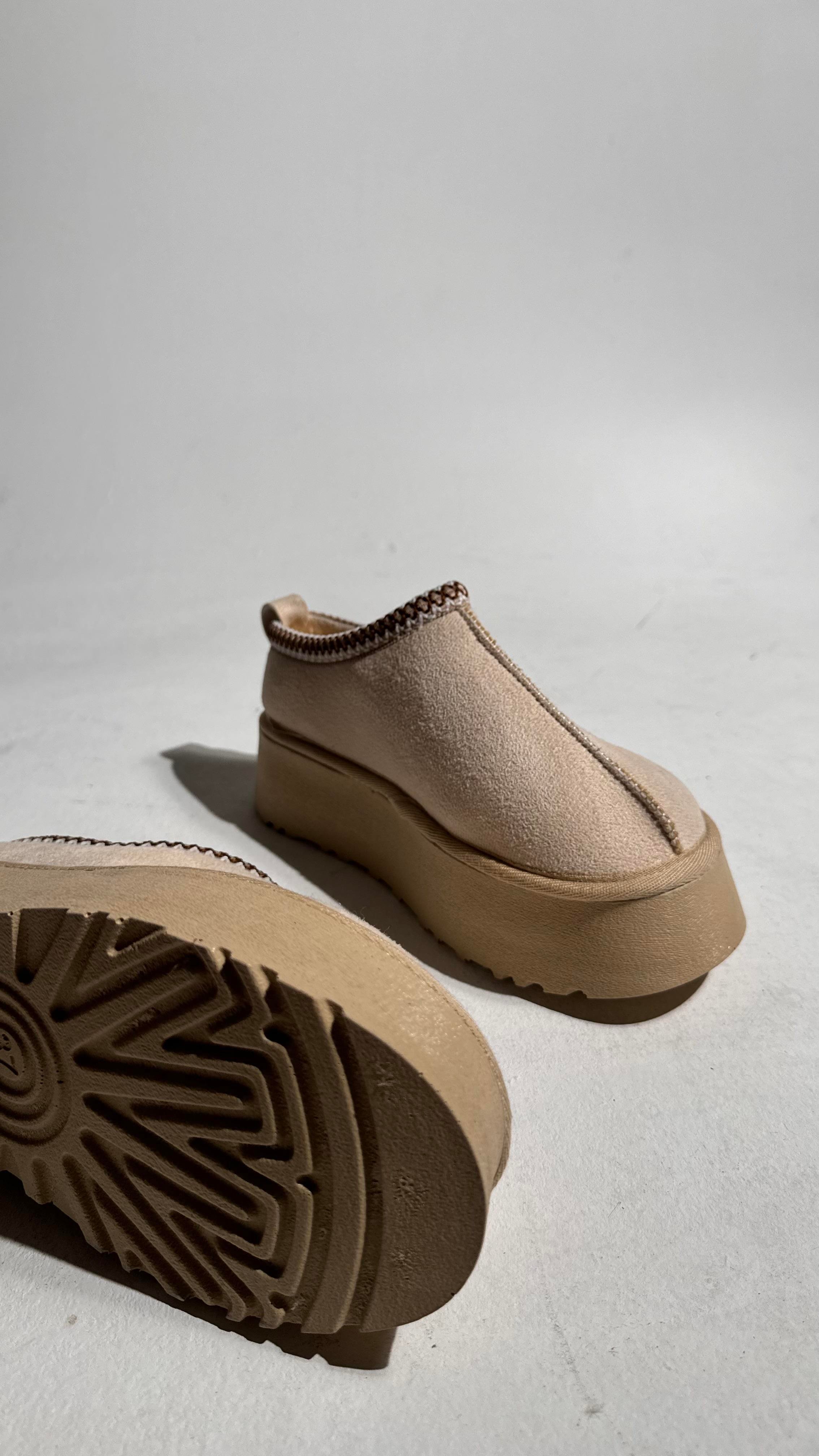 Süet Yüksek Taban Bilekte Terlik Bot Bej