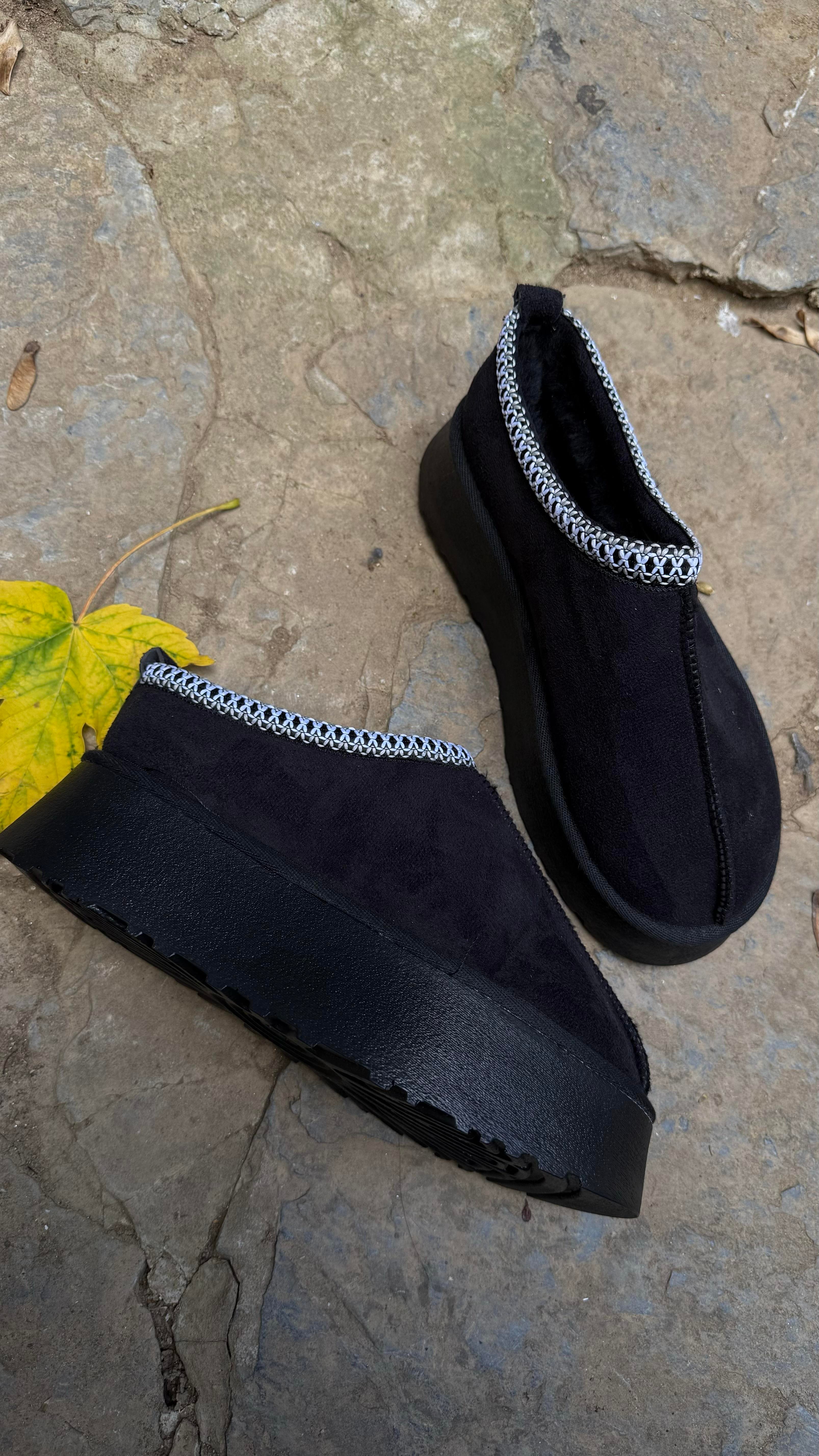 Süet Yüksek Taban Bilekte Terlik Bot Siyah