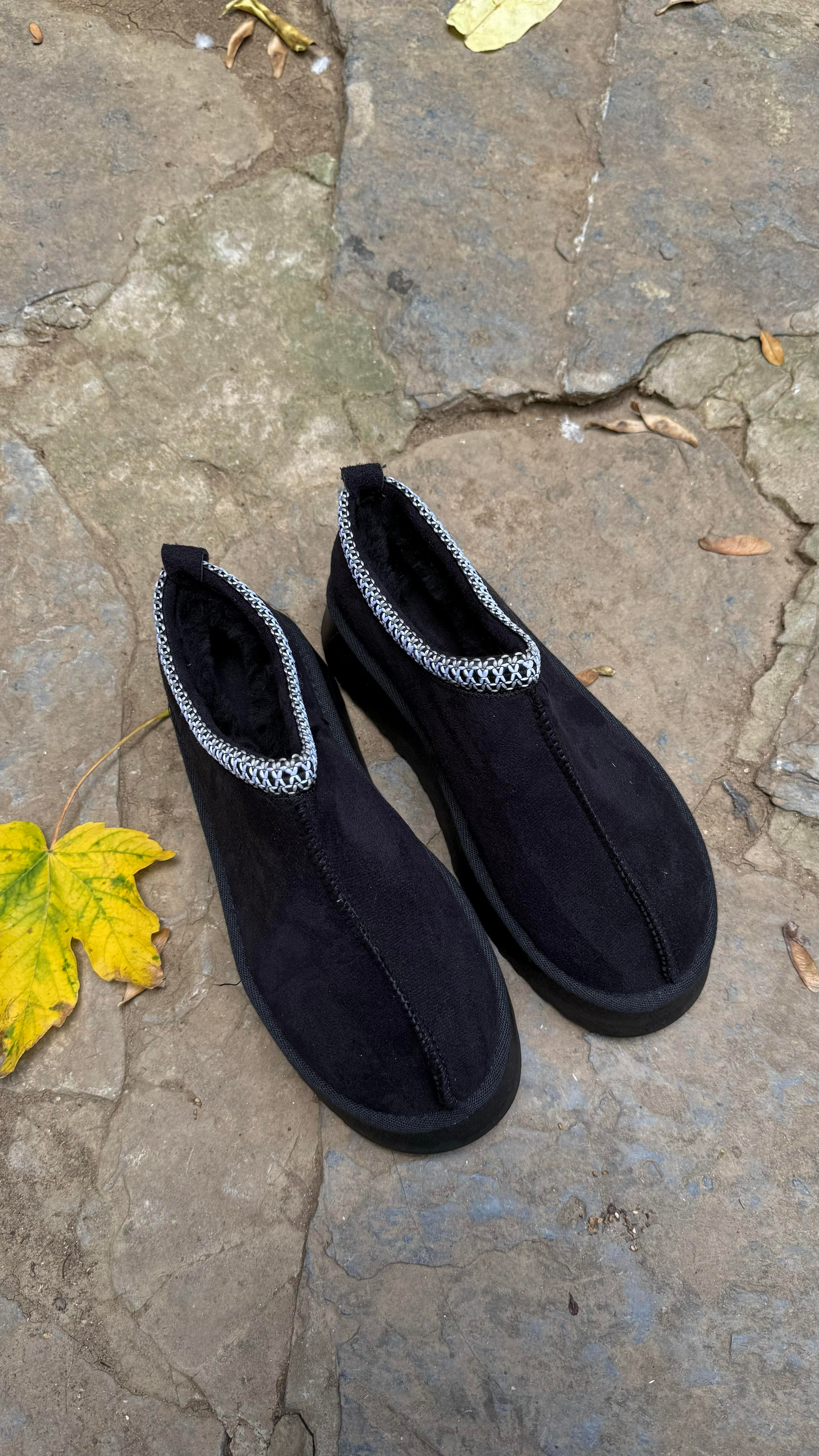 Süet Yüksek Taban Bilekte Terlik Bot Siyah