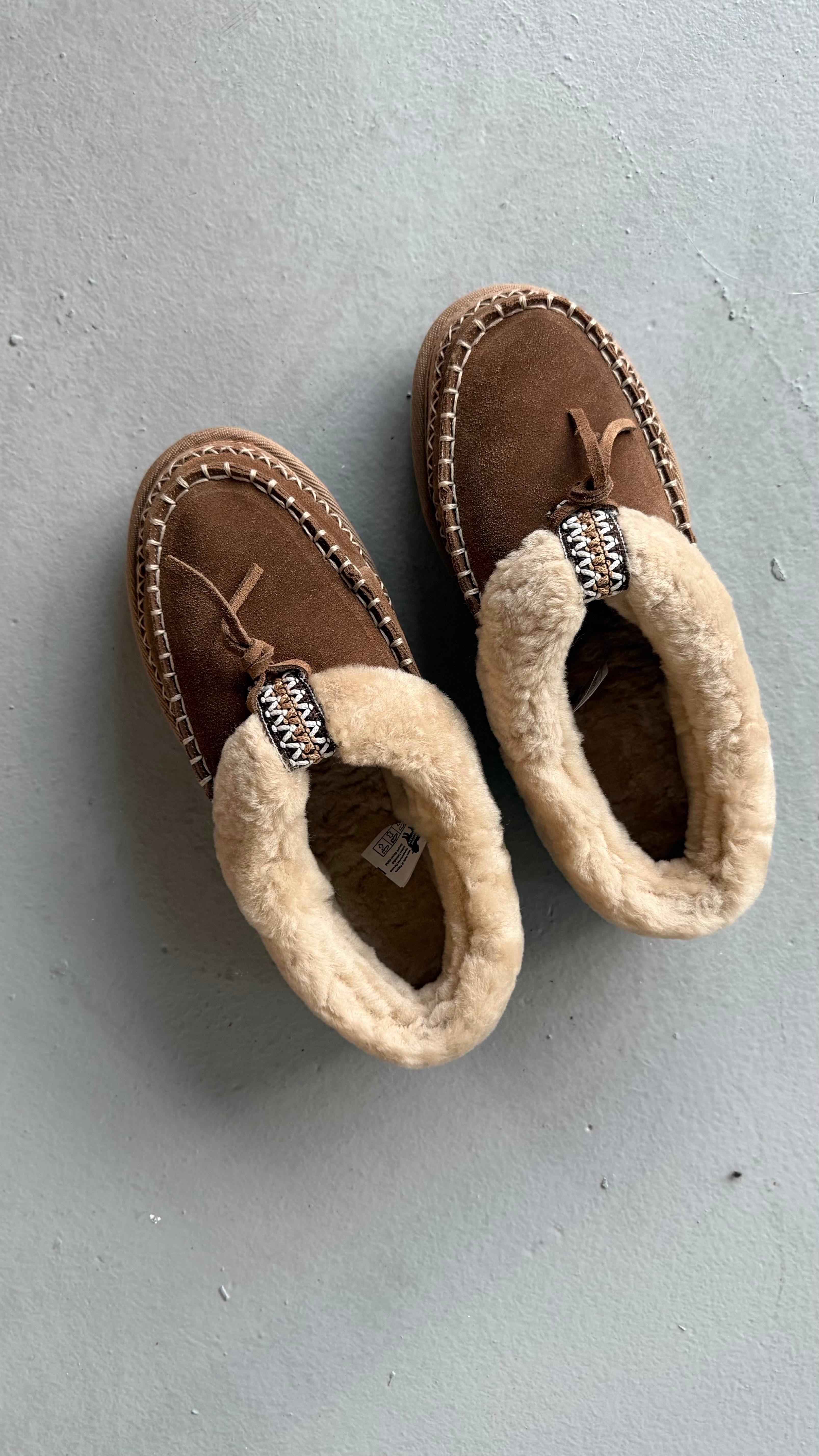 Taba Hakiki Süet Deri Dikişli Kürklü Kadın Makosen Terlik