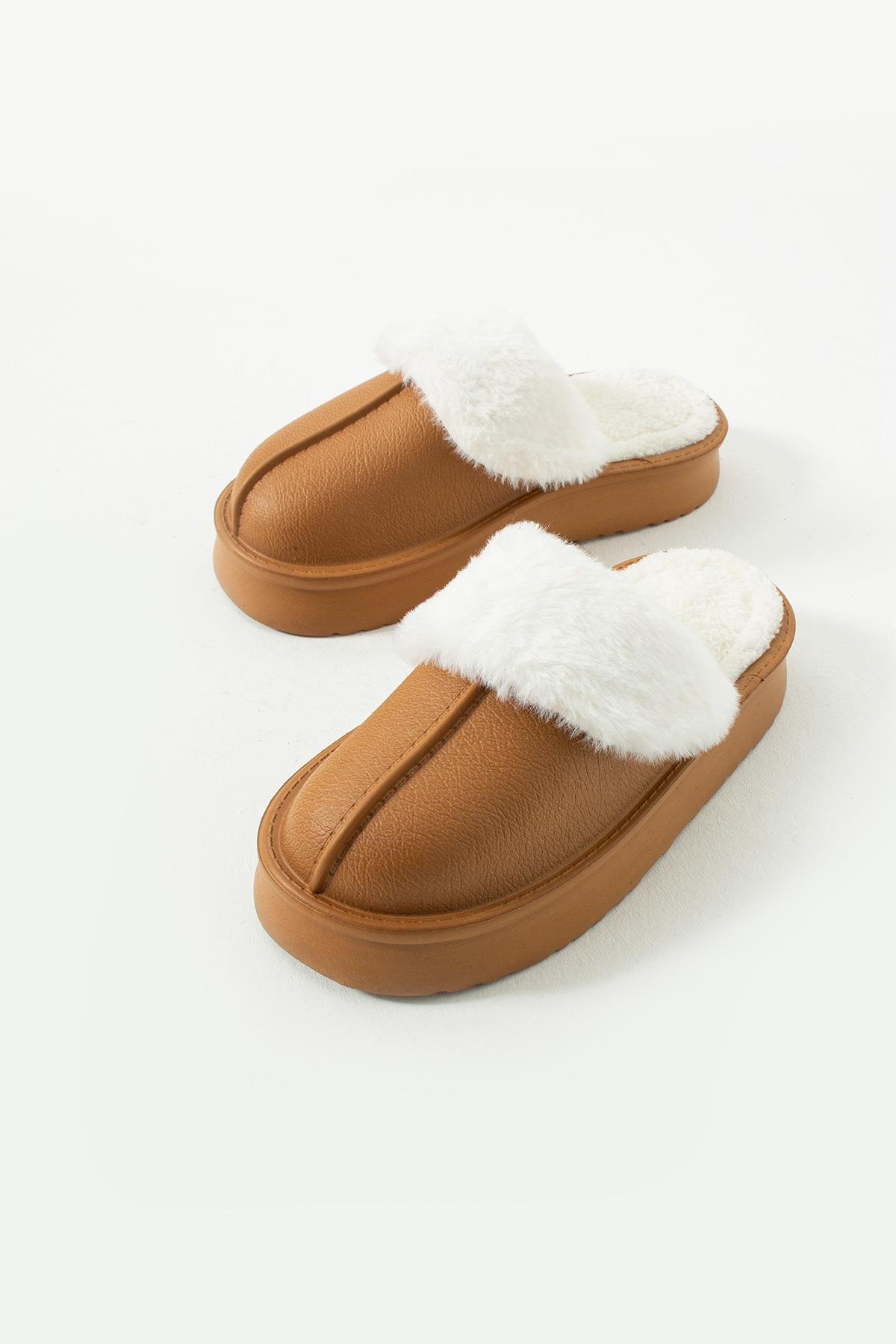 Tüylü Deri Görünümlü Terlik Taba