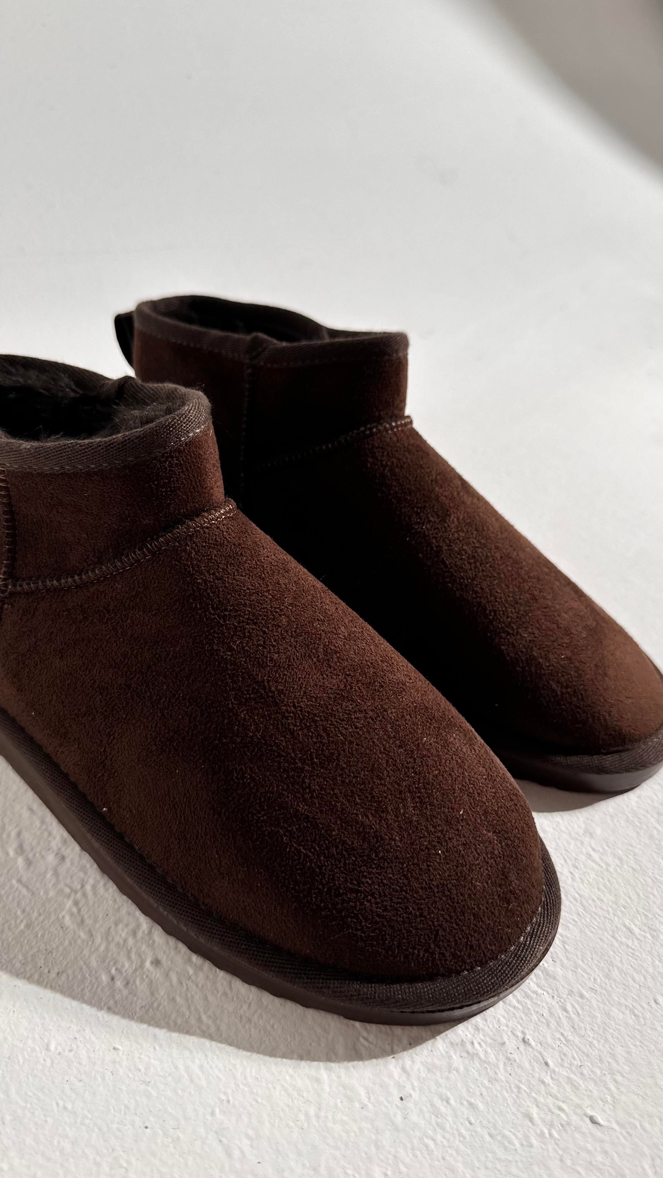 Ultra Mini Acıkahve Süet İçi Tüylü Düz Taban Bilekte Bot 