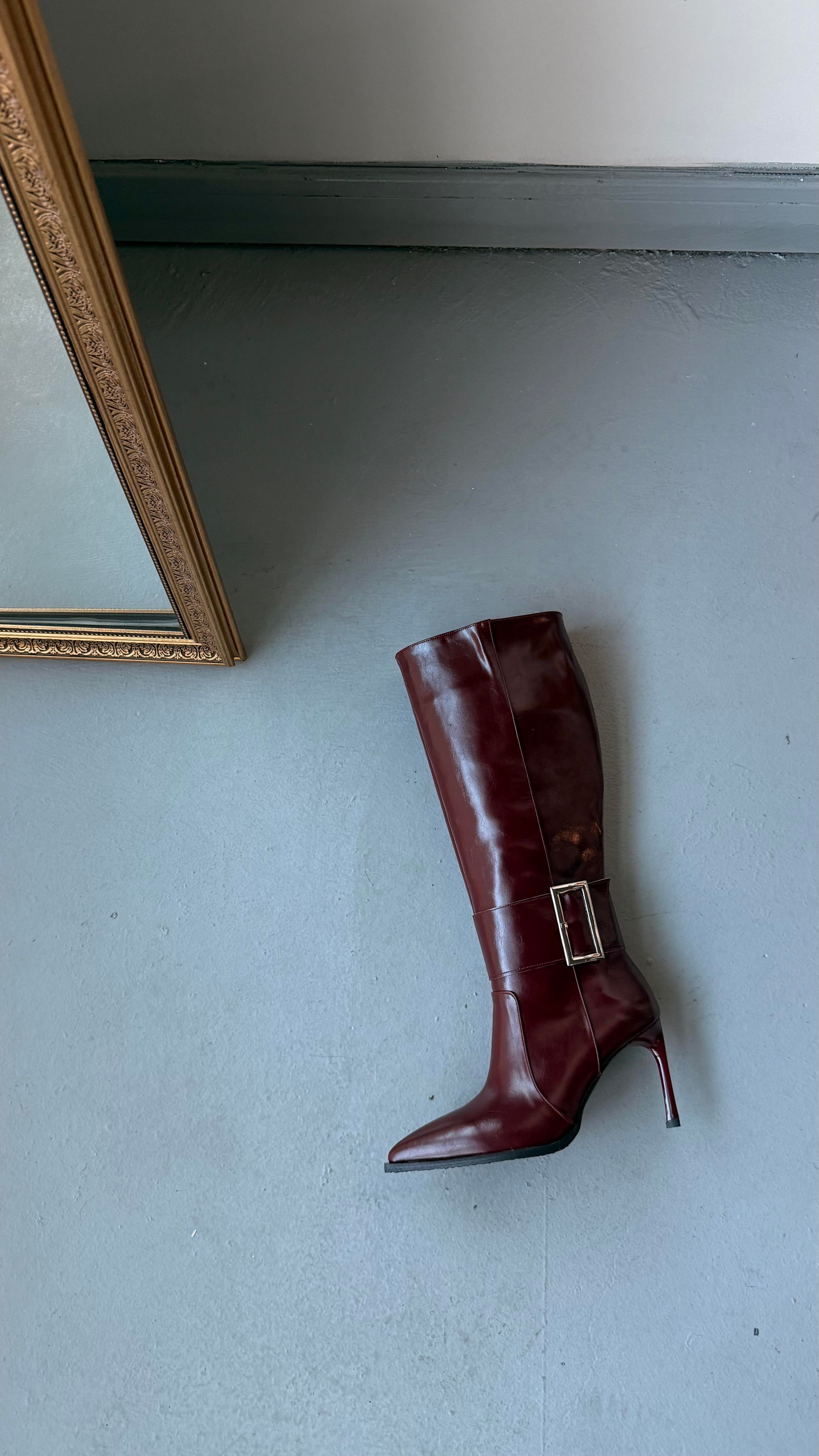 Vera Bordo Cilt Tokalı Topuklu Çizme