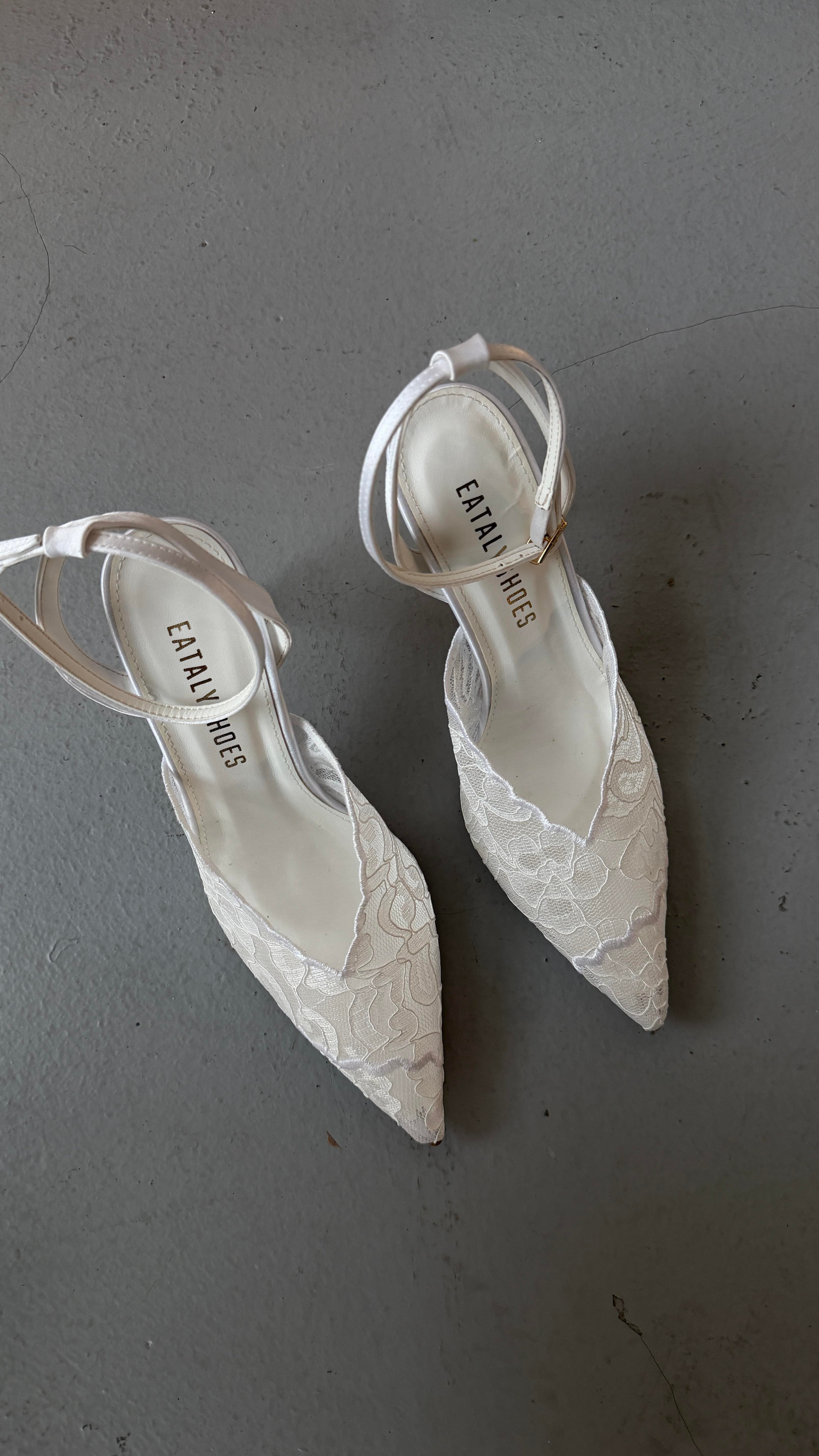 White Icon Bembeyaz Dantel Bilekten Bağlı Stiletto