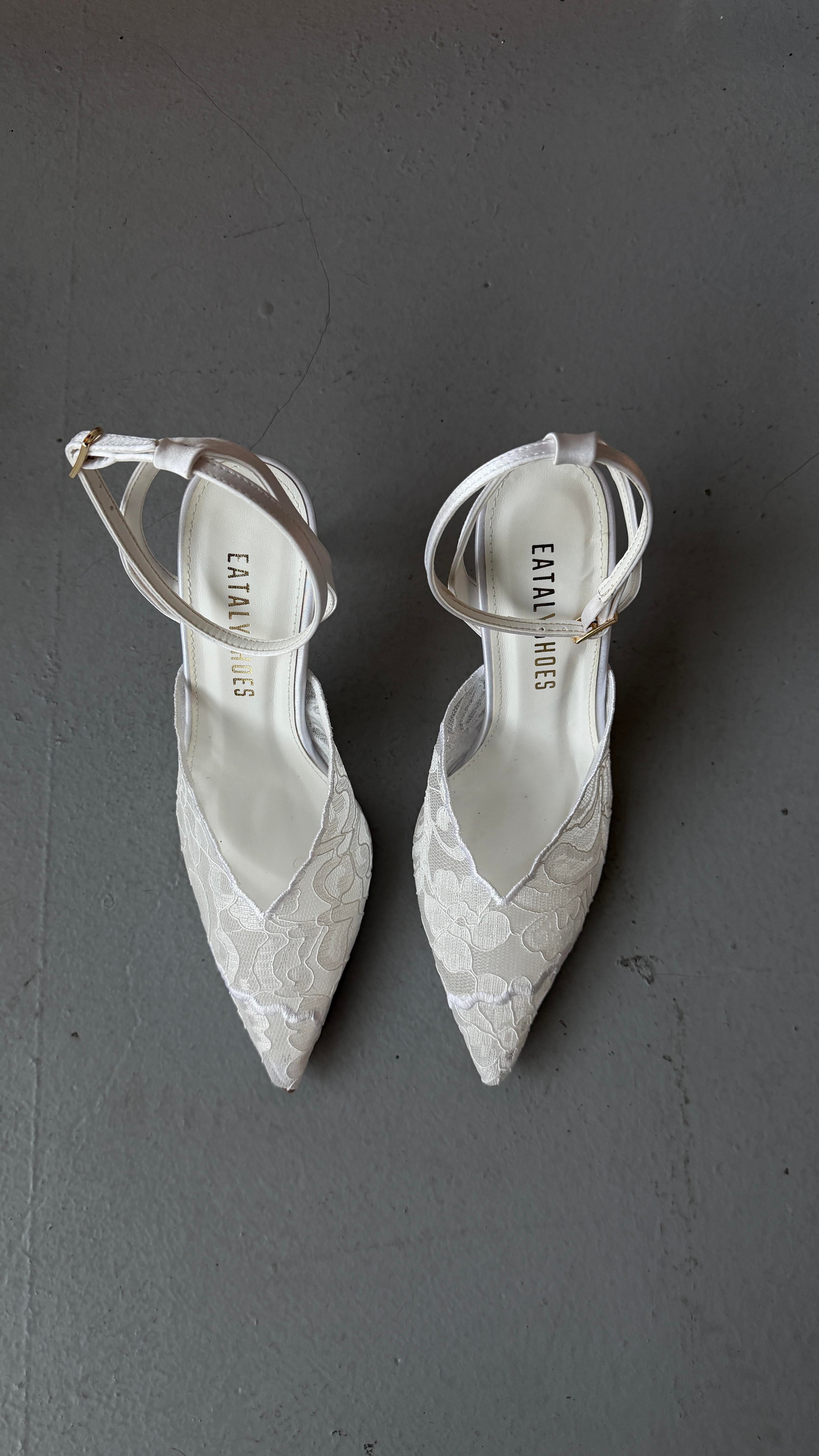 White Icon Bembeyaz Dantel Bilekten Bağlı Stiletto