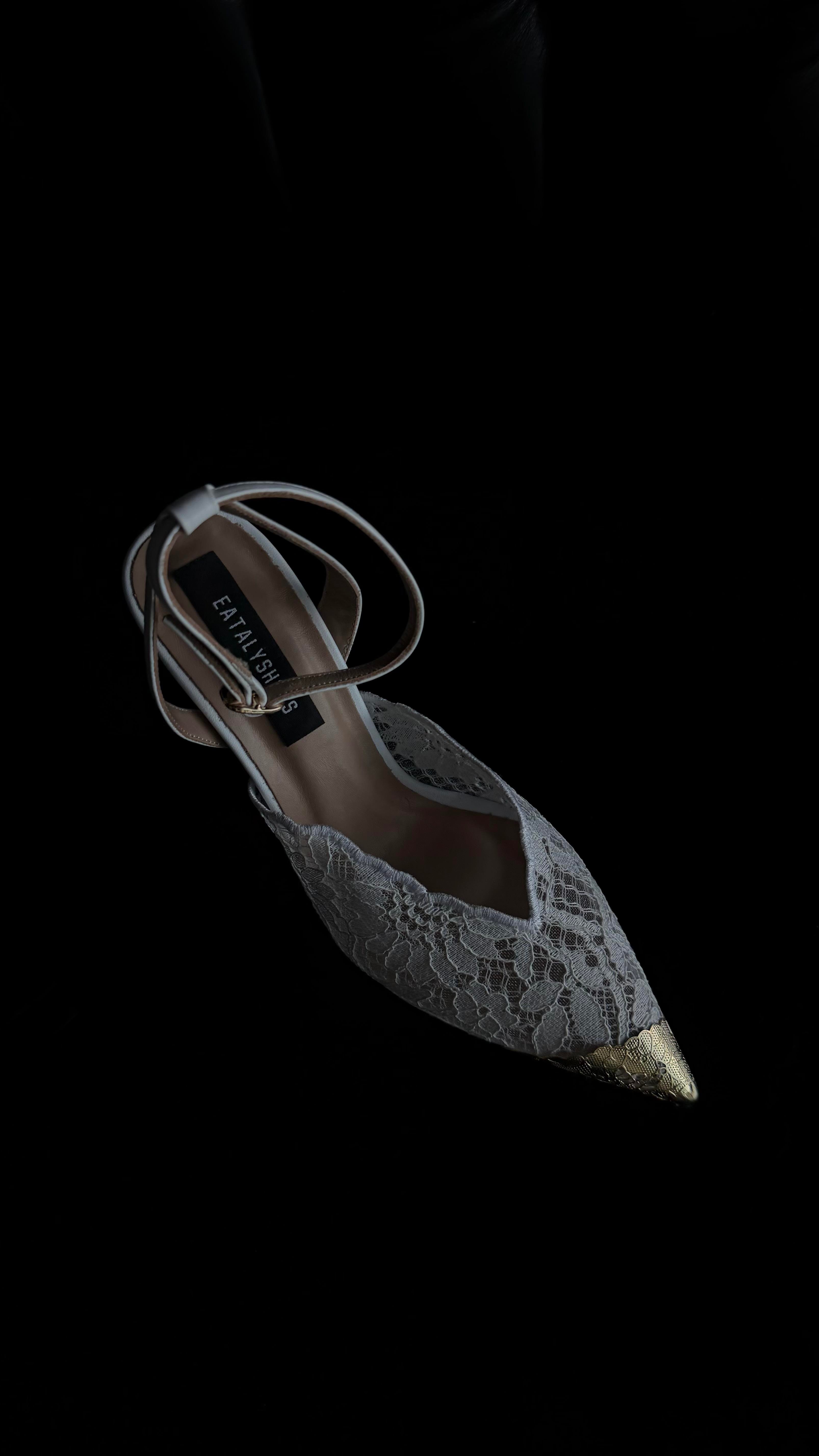 White Icon Beyaz Dantel Bilekten Bağlı Stiletto
