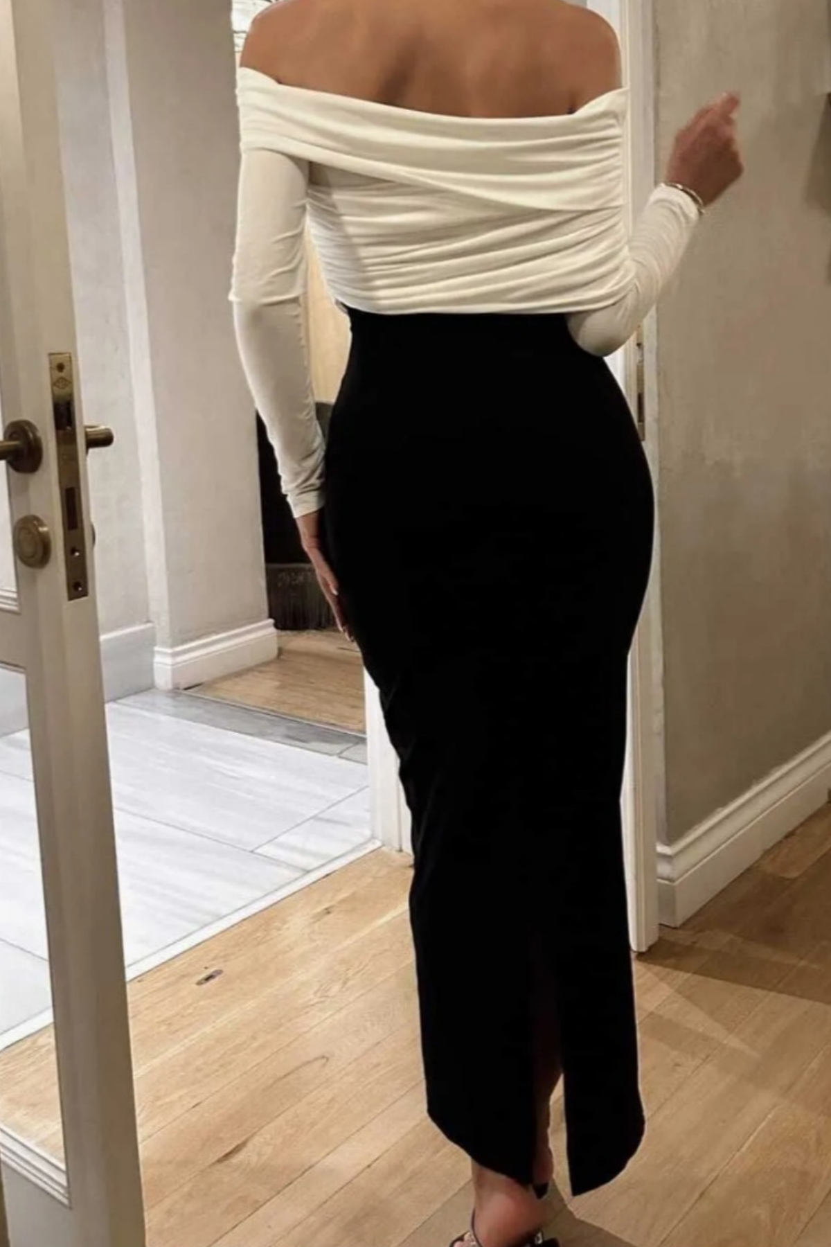 Madonna Yaka Siyah Beyaz  Midi Elbise