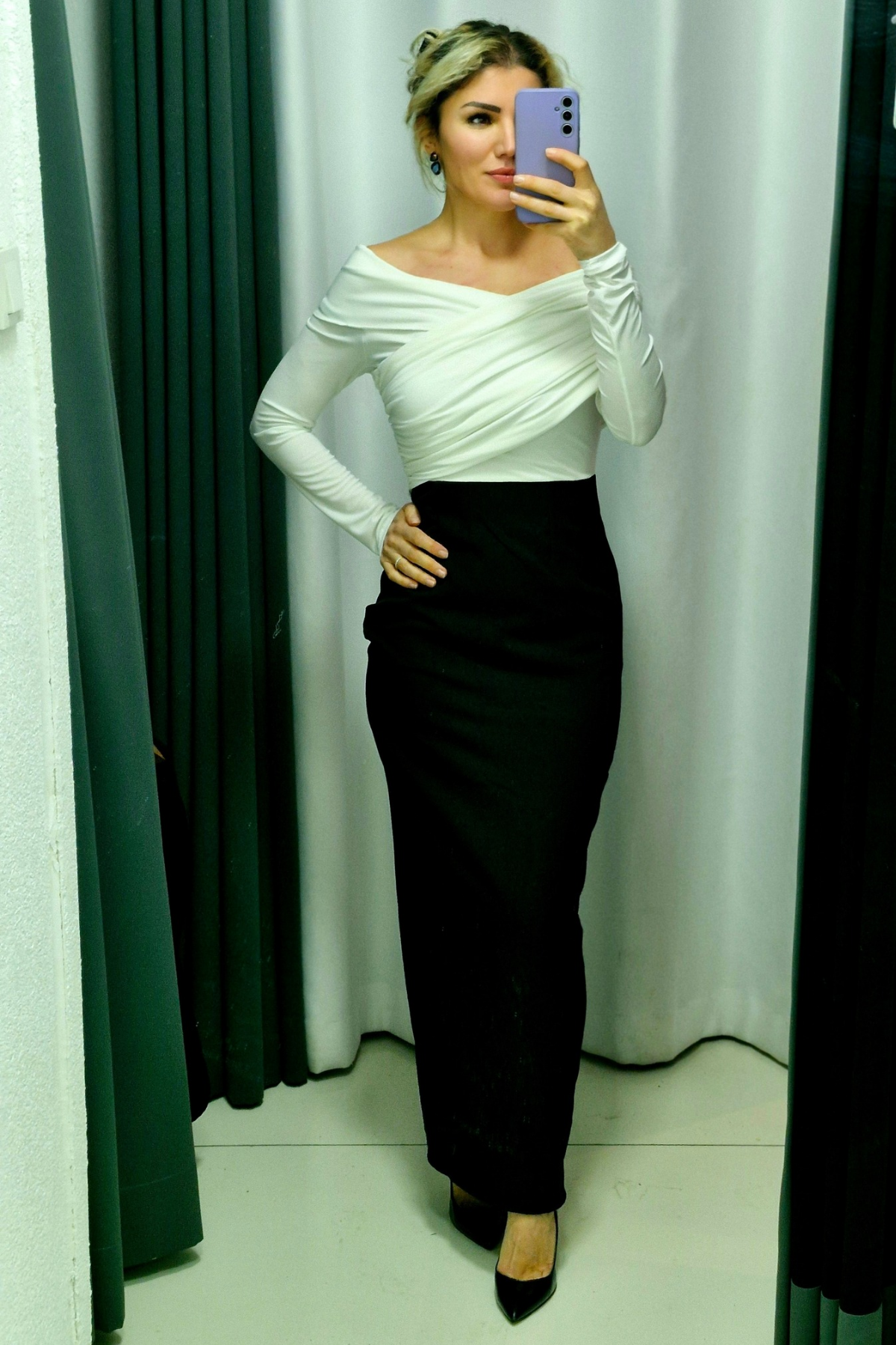 Madonna Yaka Siyah Beyaz  Midi Elbise
