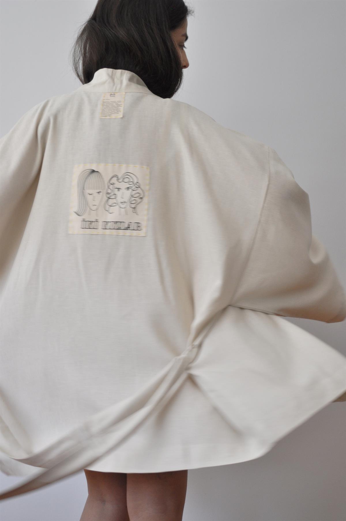 İki Kızlar Kimono