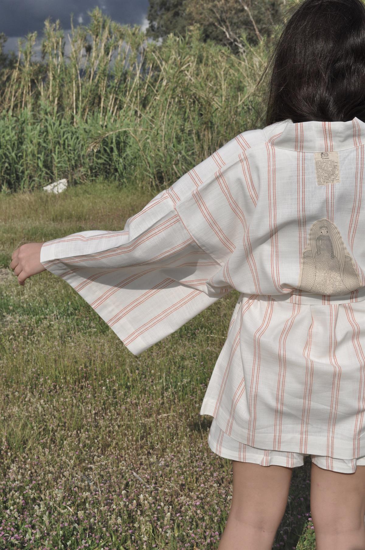Kaynamış Süt Kraliçesi Kimono