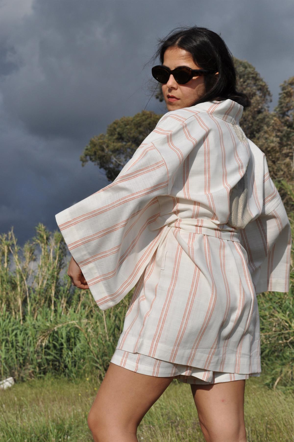 Kaynamış Süt Kraliçesi Kimono