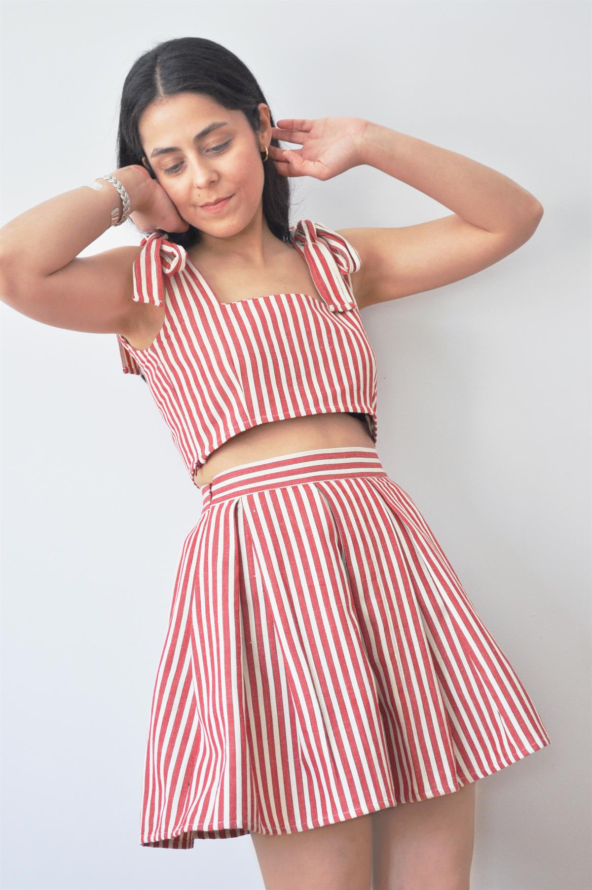 Kırmızı Çizgili Kare Yaka Crop Top
