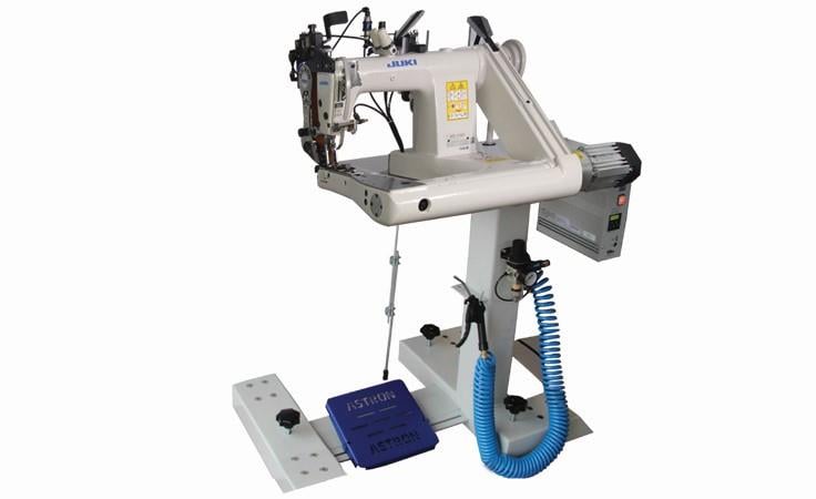 JUKİ Efka Direct Drive Servo Motorlu Çift İğne, Kollu, Gömlek Zincir Dikiş Makinası Palet Pullerli