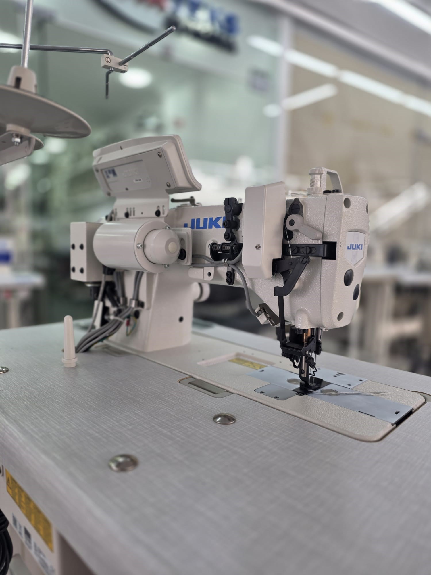 JUKİ LH-3588A-7 OTOMATİK ÇİFTİĞNE MAKİNASI