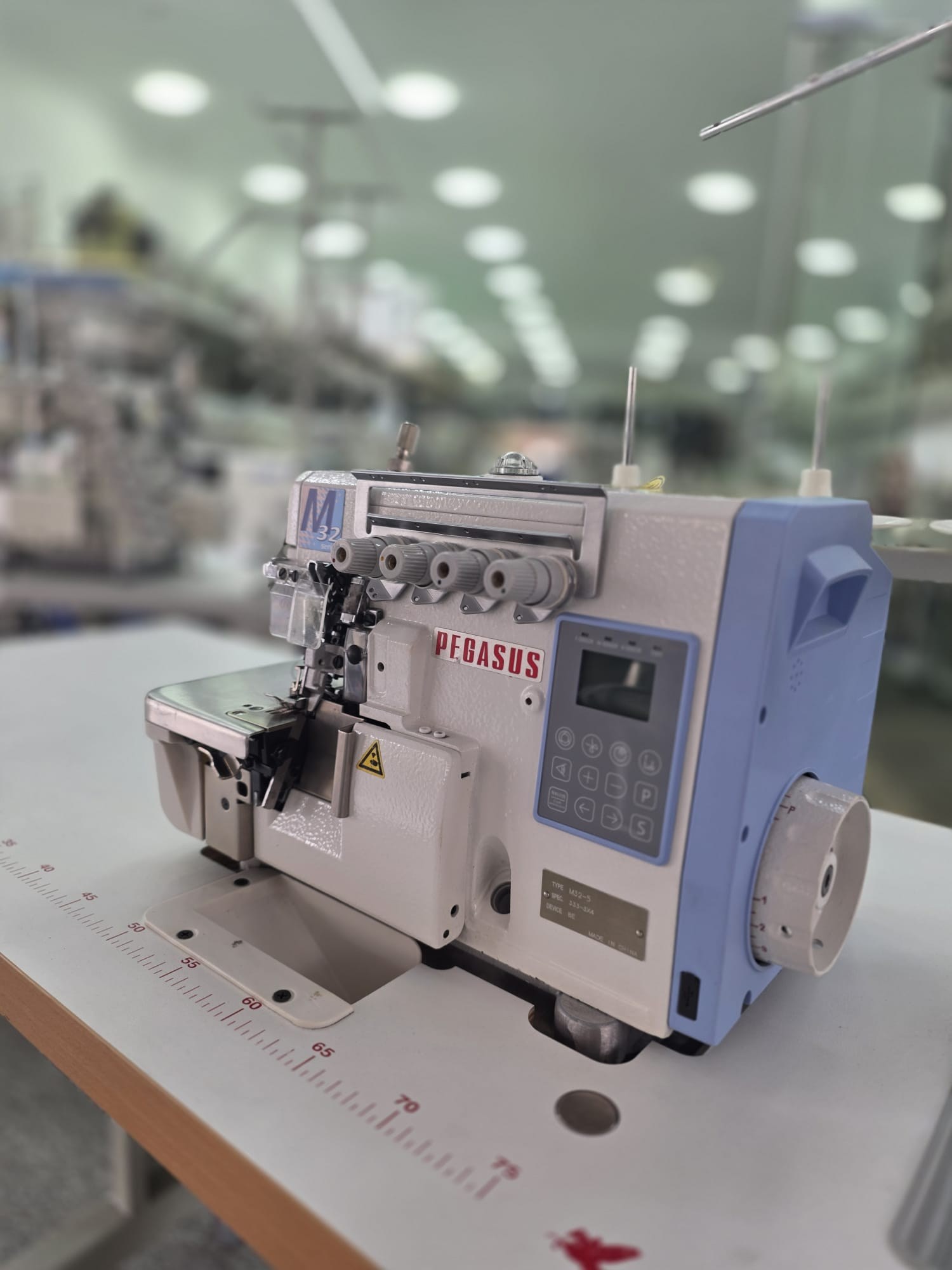 PEGASUS M32 5 İPLİK FULL OTOMATİK AKILLI OVERLOK MAKİNASI