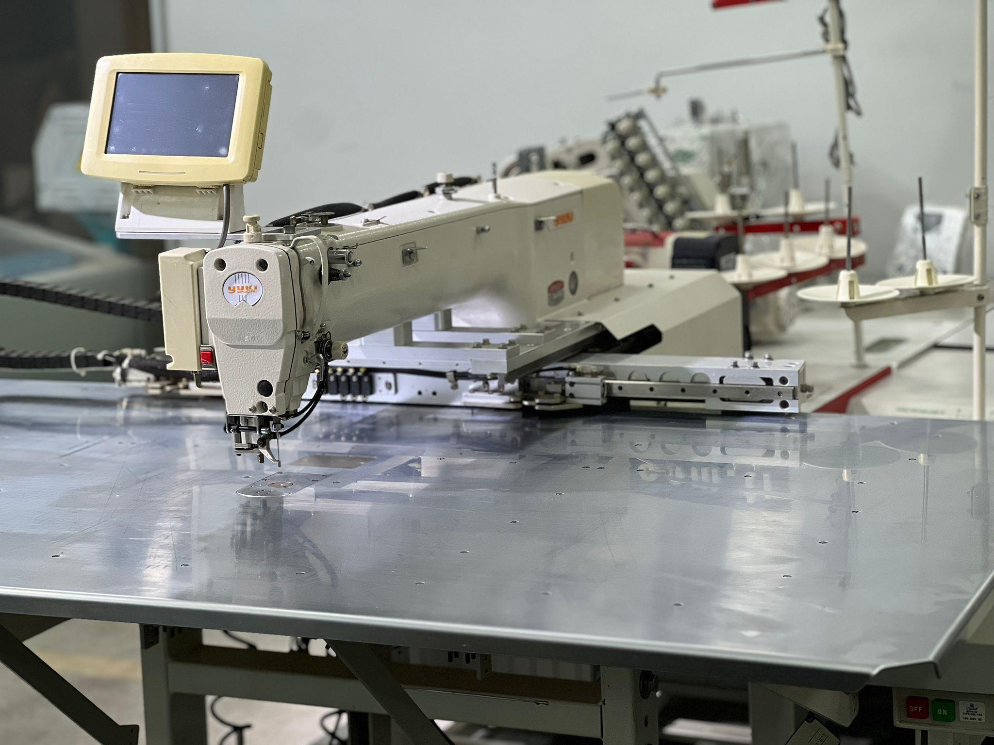 YUKİ İkinci el 40cmx60cm Desen işleme Makina