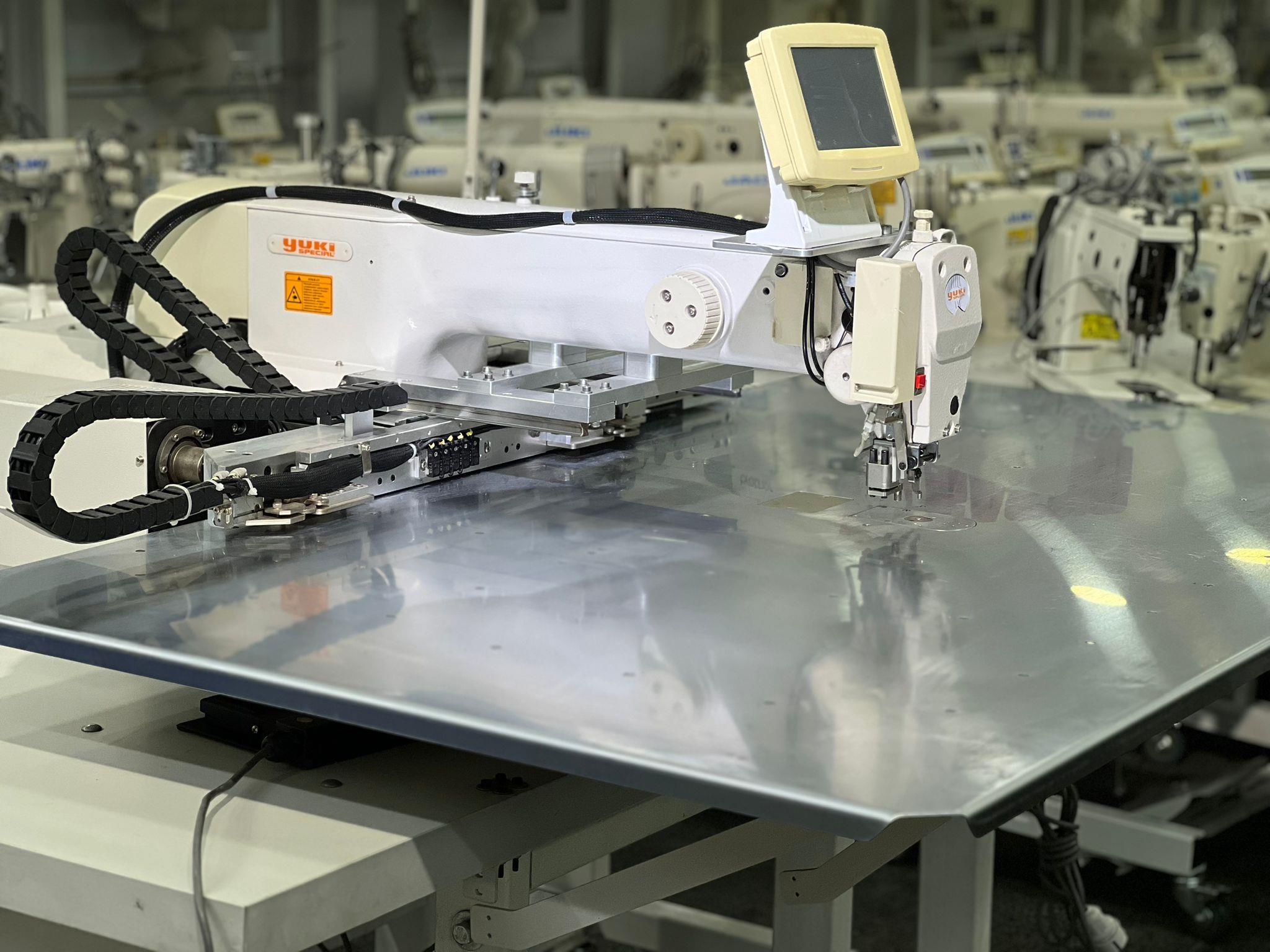 YUKİ İkinci el 40cmx60cm Desen işleme Makina