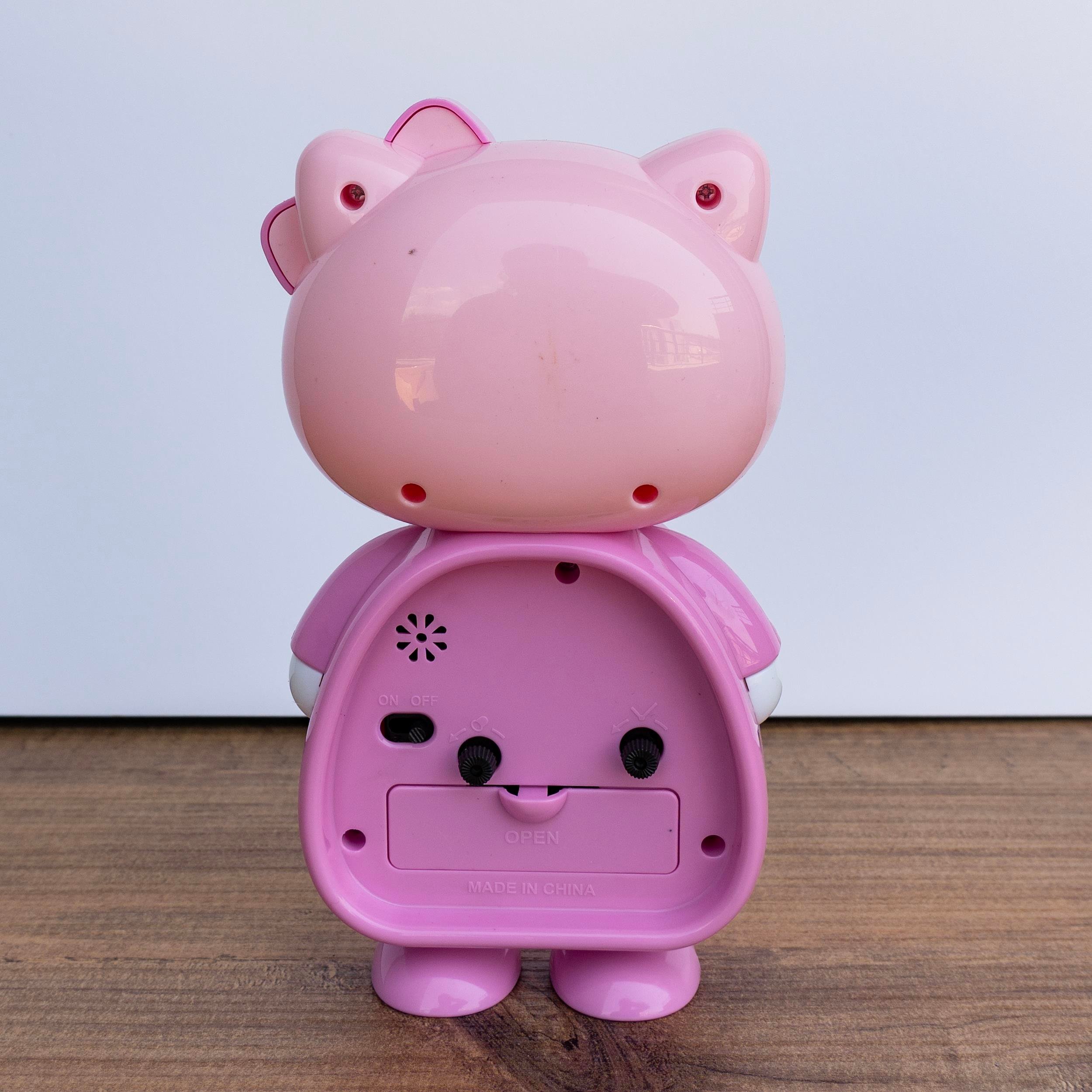 Hello Kitty Tasarımlı Masa Saati
