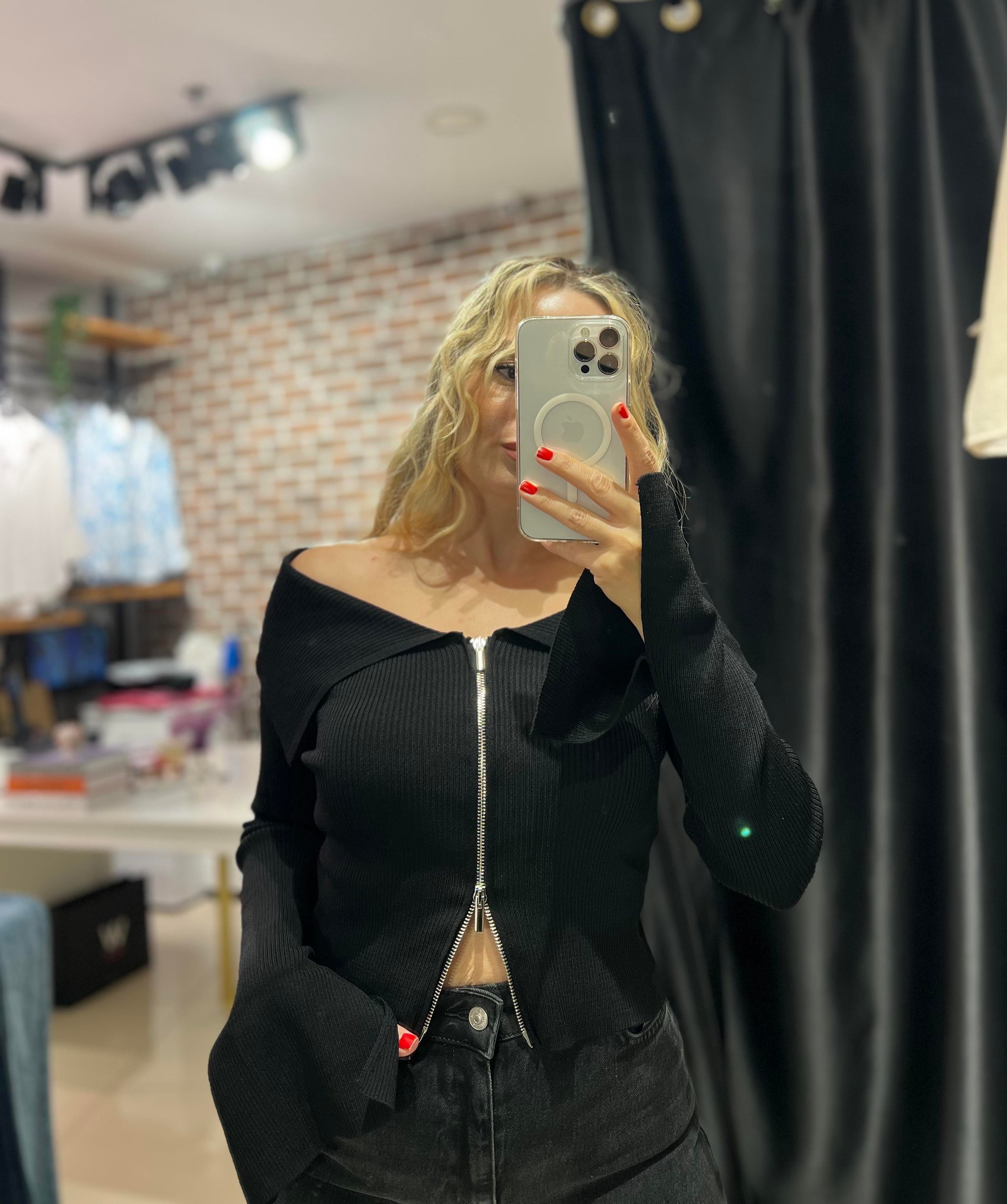 Bardot Yaka Siyah Fermuarlı Triko Hırka