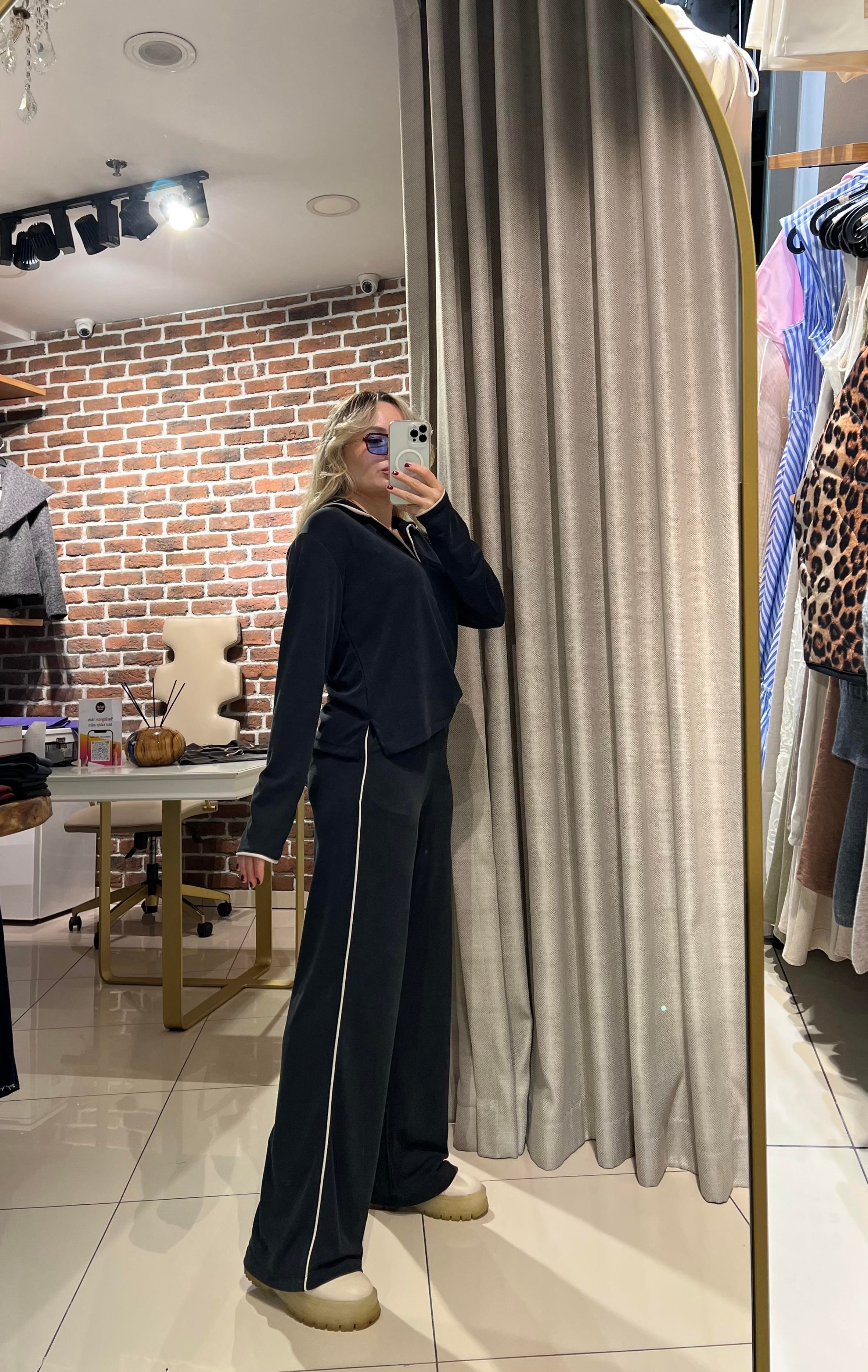 Biyeli Model Siyah Takım