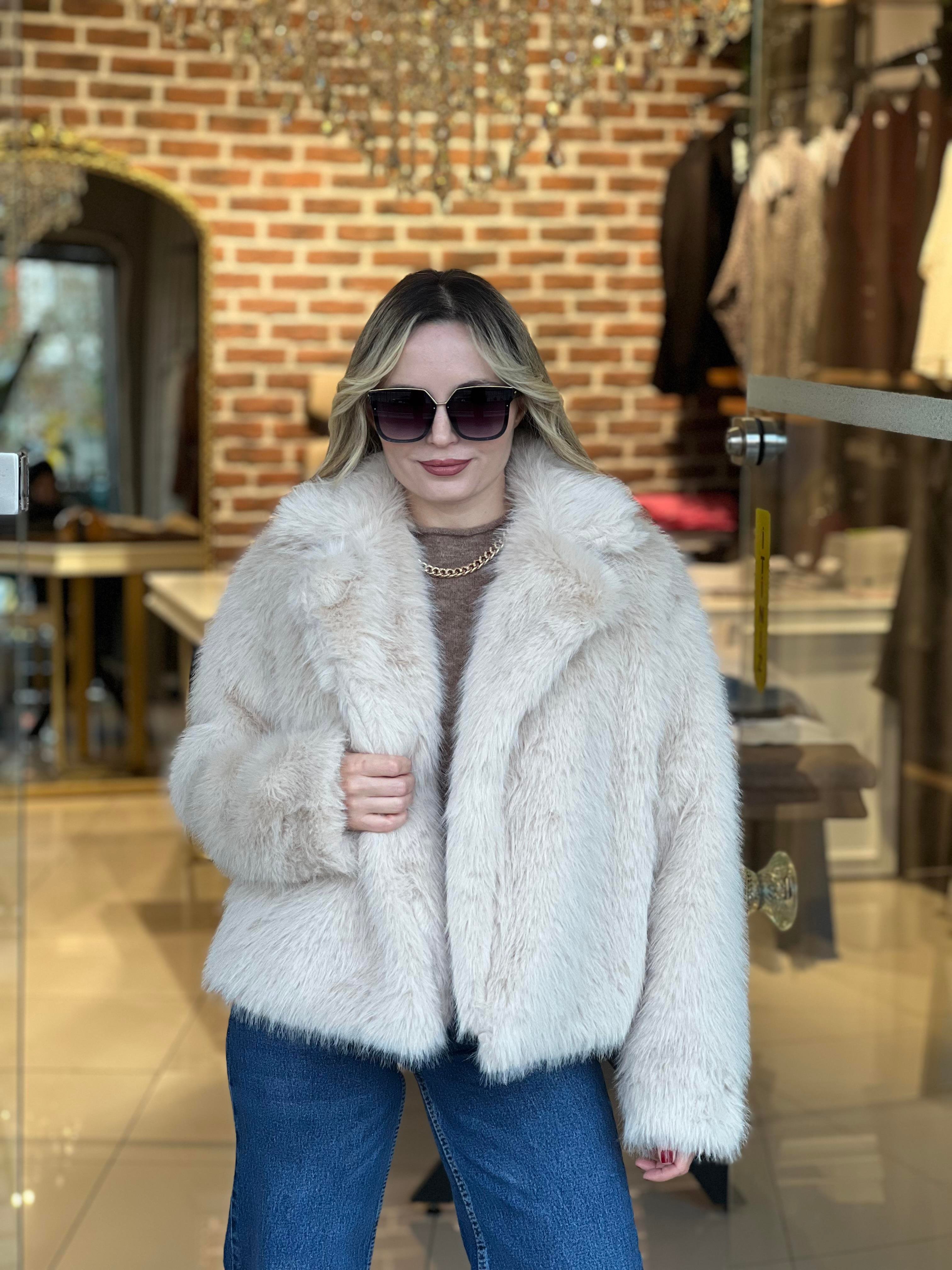 Ceket Yaka Bej Peluş Kürk